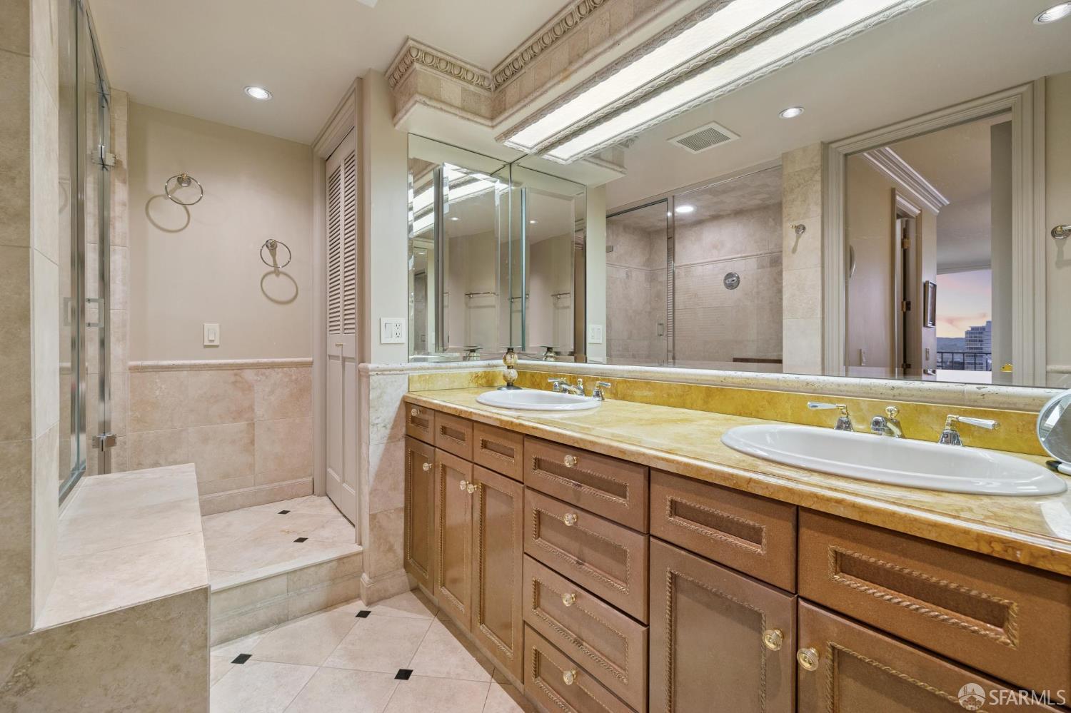 Photo #14: 426100185 Listing: Photo #14