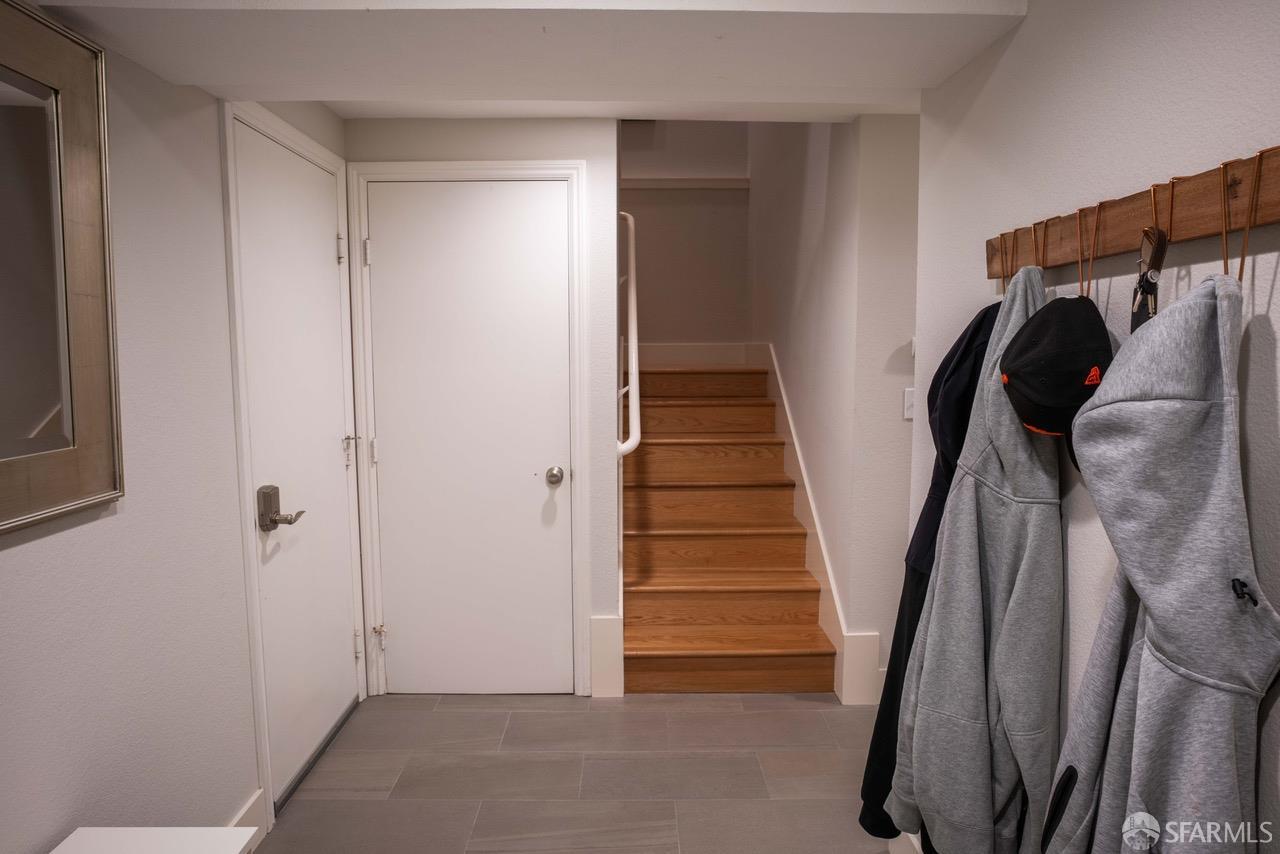 Detail Gallery Image 4 of 17 For 1590 Lyon St, San Francisco,  CA 94115 - 3 Beds | 2 Baths