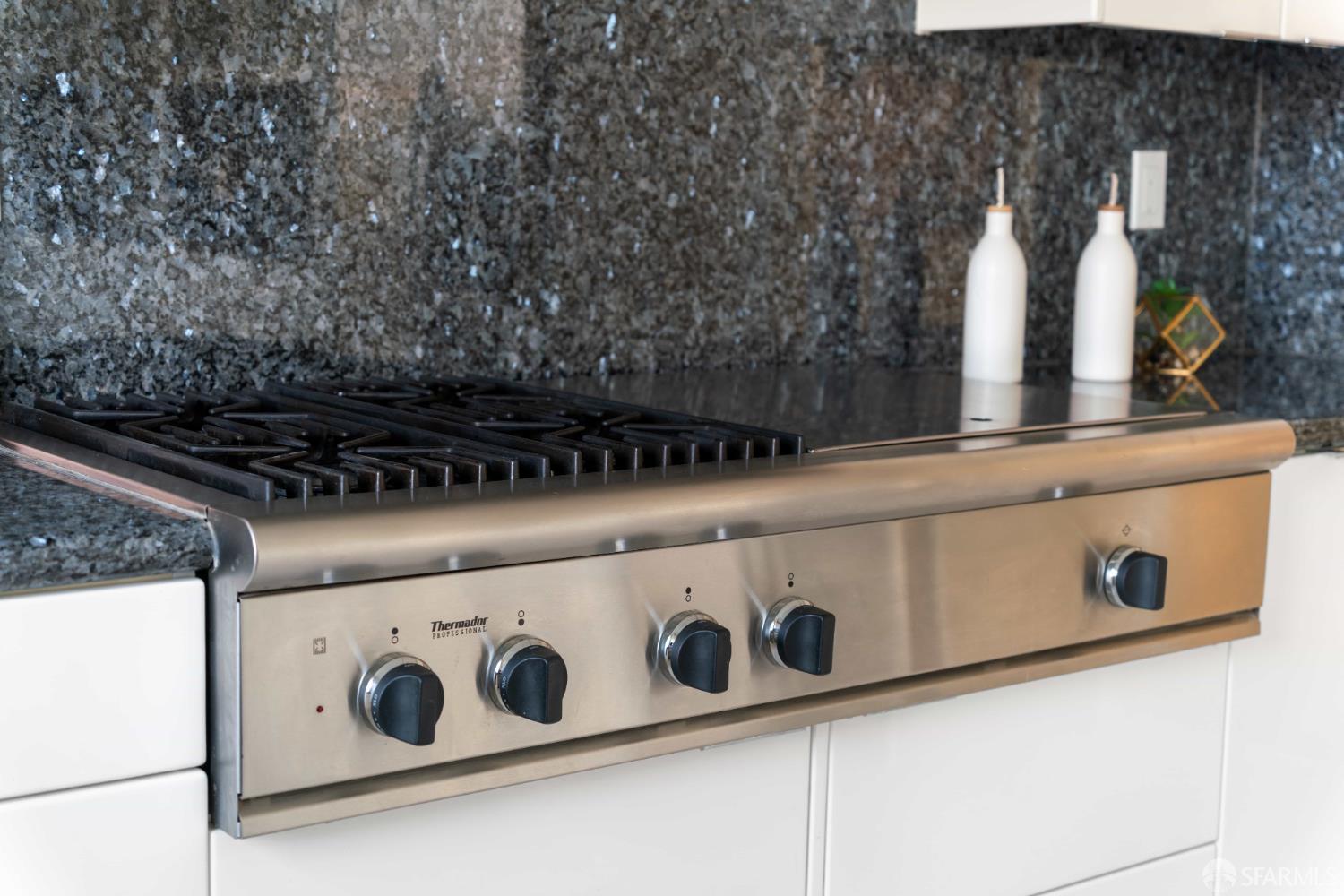 Detail Gallery Image 36 of 75 For 392 Ewing Ter, San Francisco,  CA 94118 - 3 Beds | 3 Baths