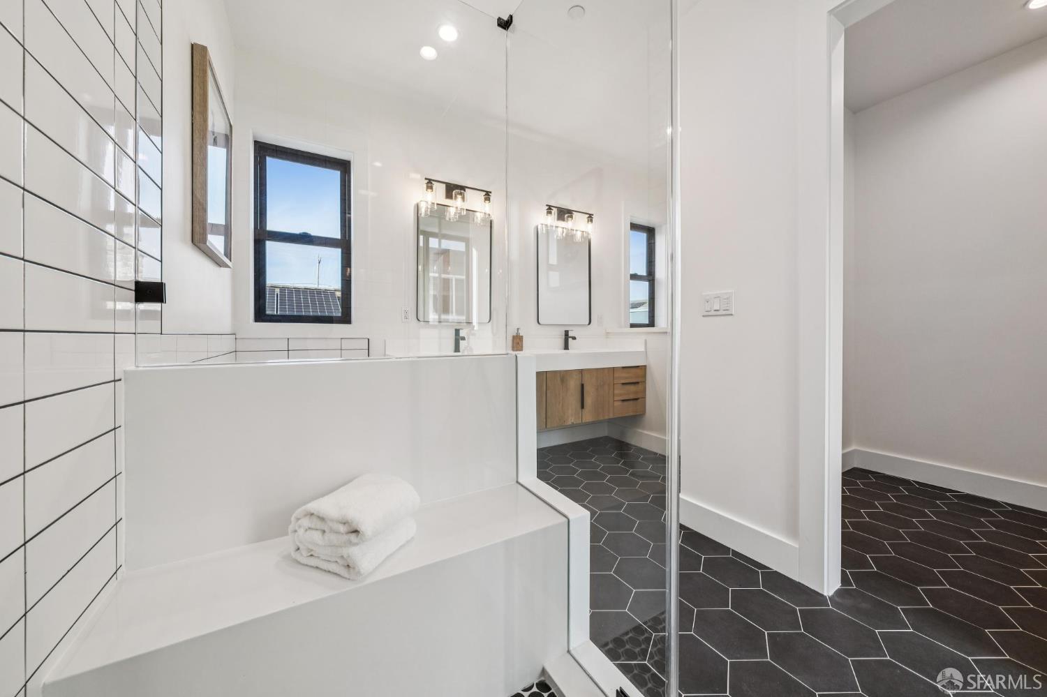 Detail Gallery Image 51 of 73 For 2411 Sixth St, Berkeley,  CA 94710 - 4 Beds | 4 Baths