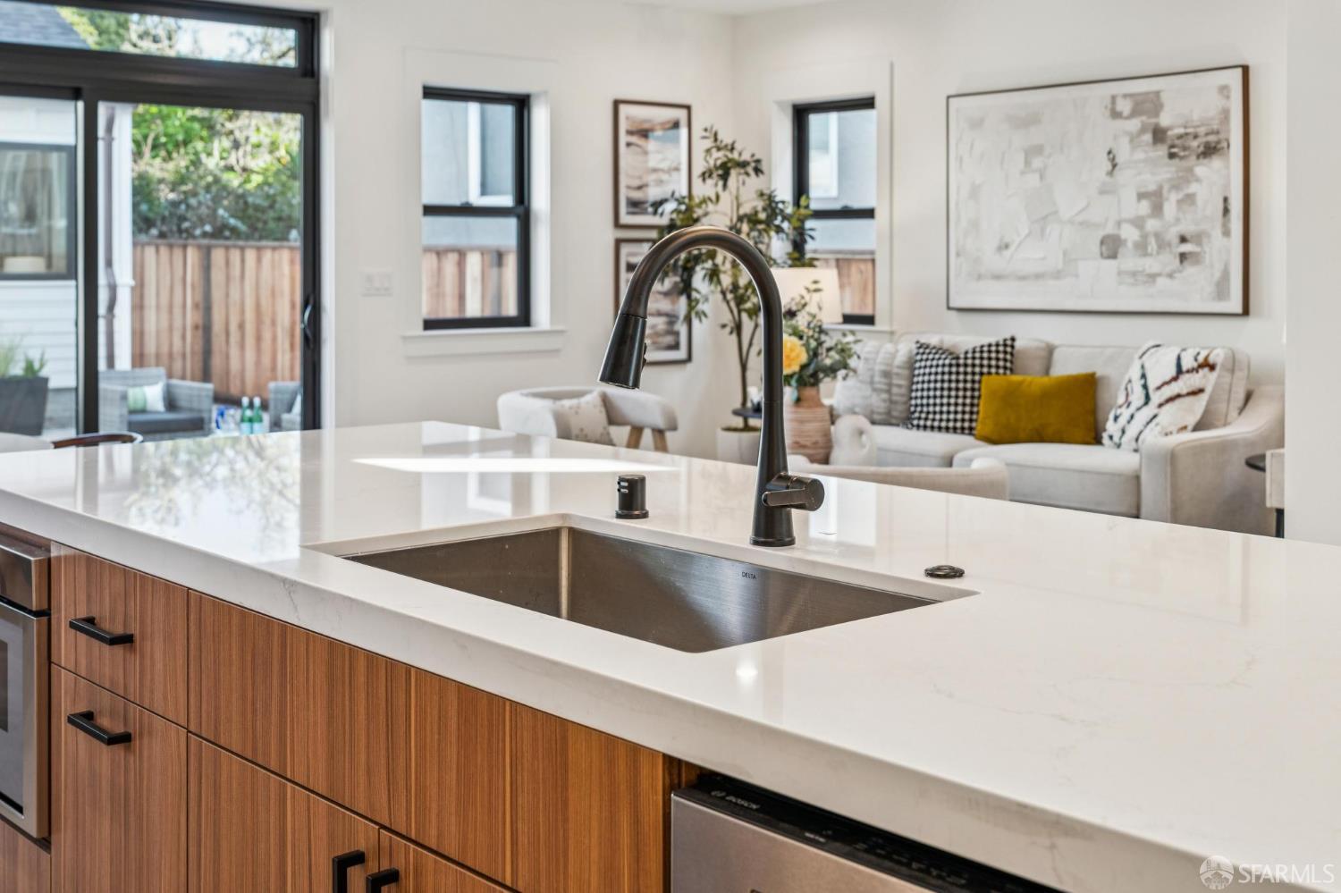 Detail Gallery Image 29 of 73 For 2411 Sixth St, Berkeley,  CA 94710 - 4 Beds | 4 Baths