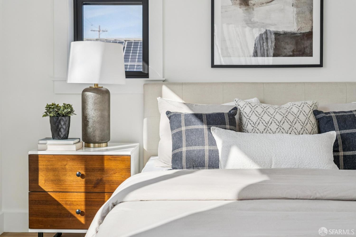 Detail Gallery Image 40 of 73 For 2411 Sixth St, Berkeley,  CA 94710 - 4 Beds | 4 Baths