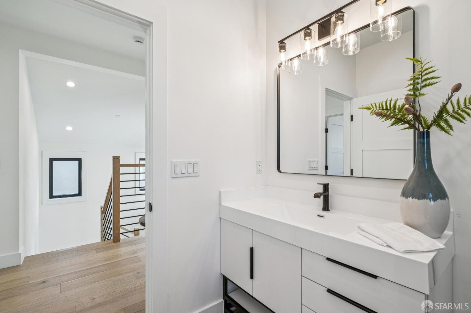 Detail Gallery Image 54 of 73 For 2411 Sixth St, Berkeley,  CA 94710 - 4 Beds | 4 Baths