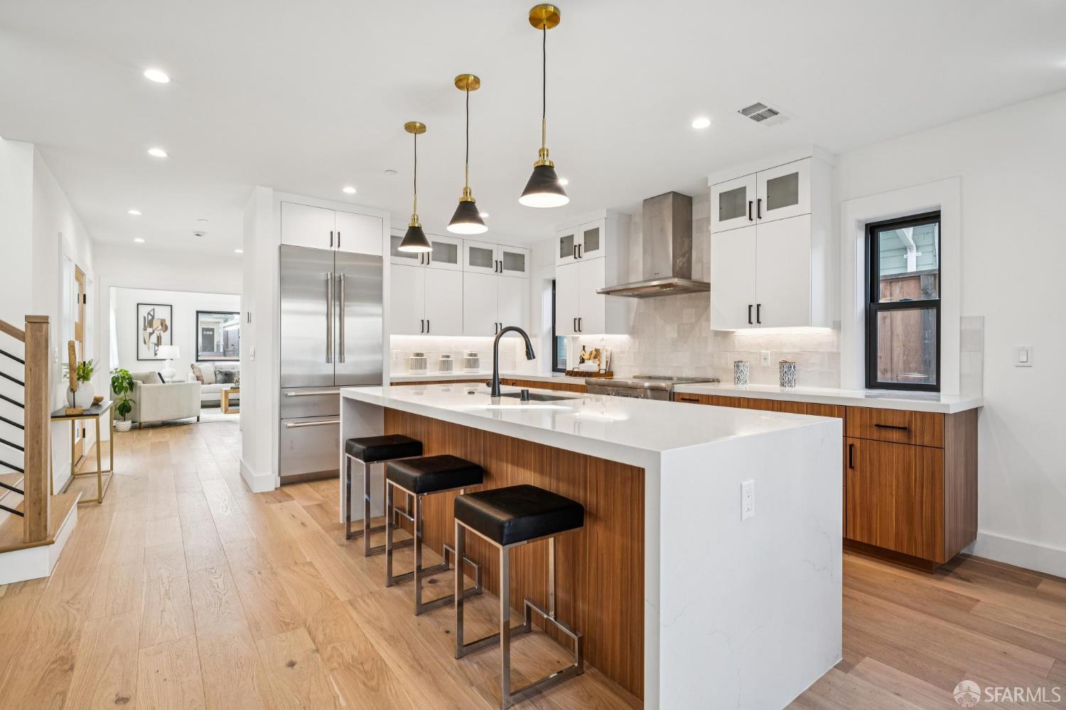 Detail Gallery Image 24 of 73 For 2411 Sixth St, Berkeley,  CA 94710 - 4 Beds | 4 Baths