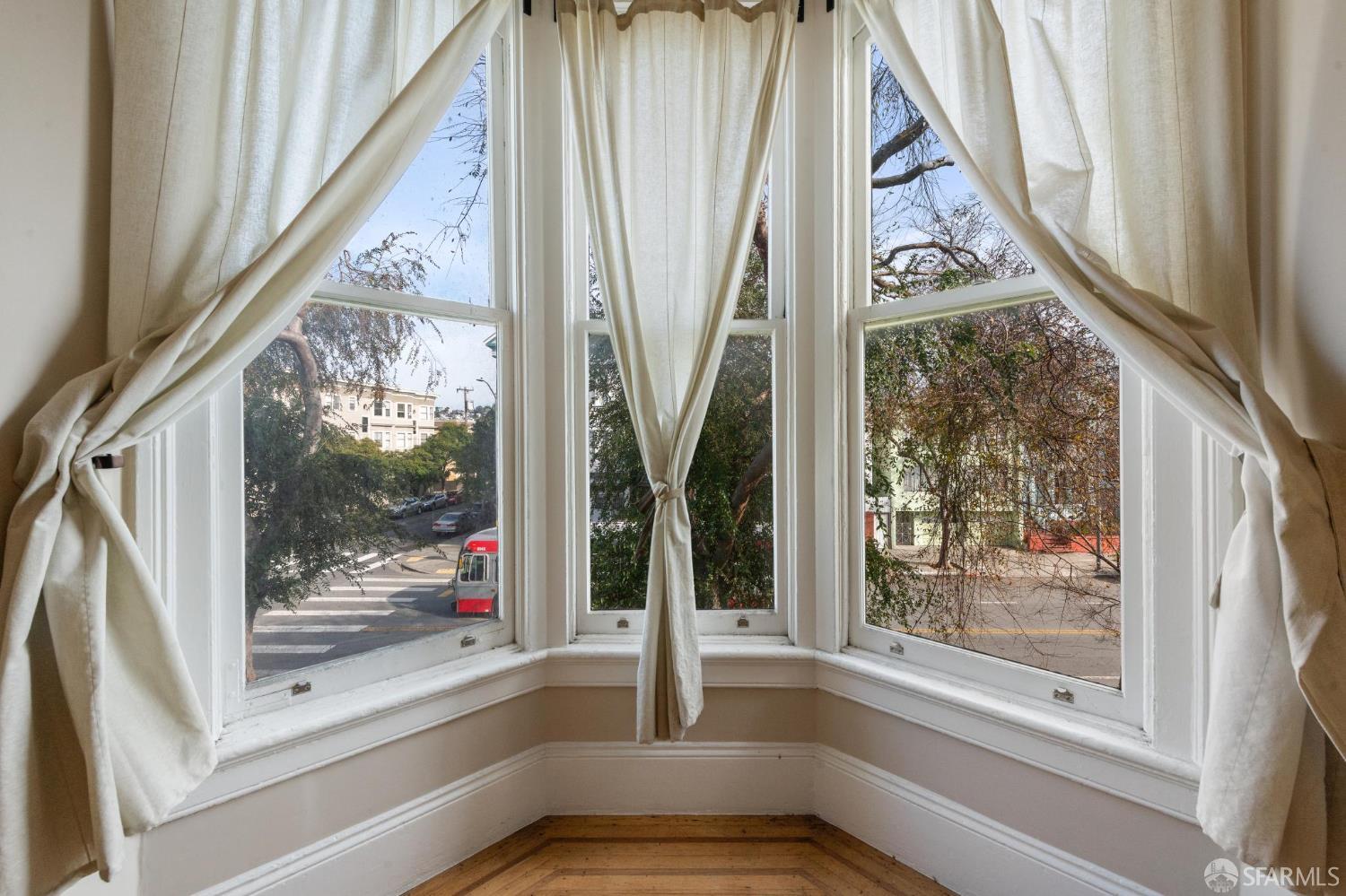 Detail Gallery Image 15 of 32 For 2906 Folsom St, San Francisco,  CA 94110 - – Beds | – Baths