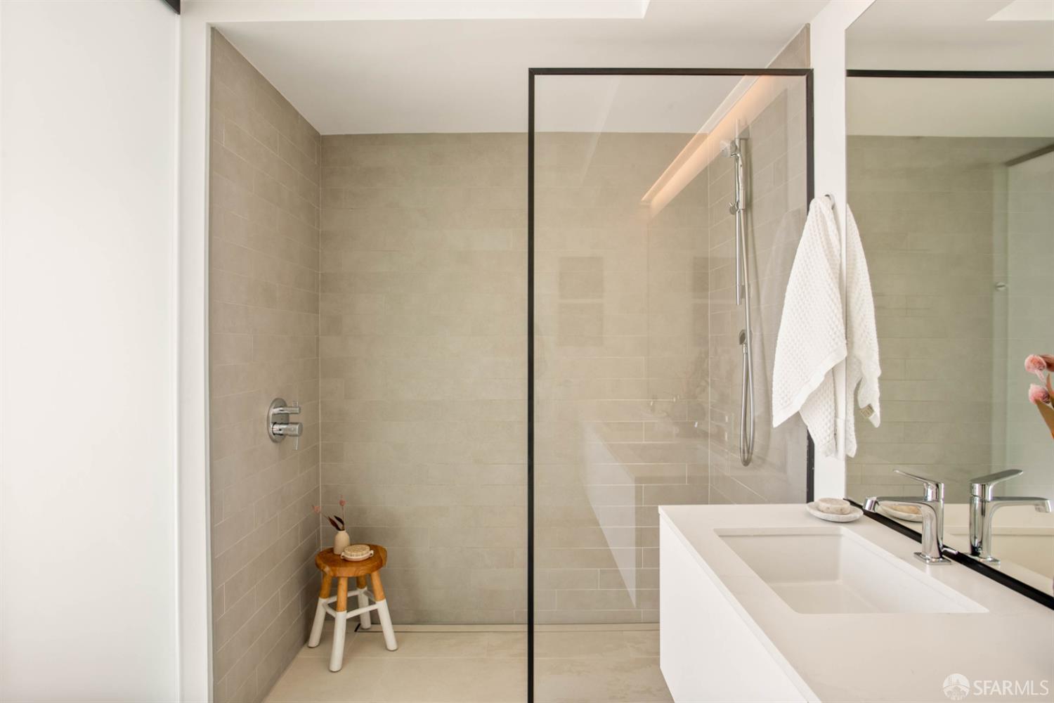 Photo #11: 426097866 Listing: Photo #11