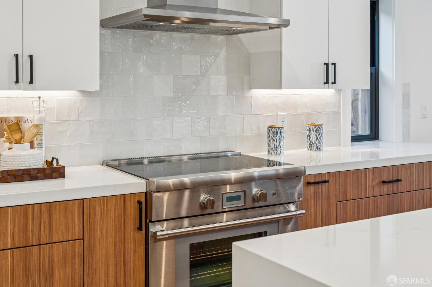 Detail Gallery Image 22 of 73 For 2411 Sixth St, Berkeley,  CA 94710 - 4 Beds | 4 Baths