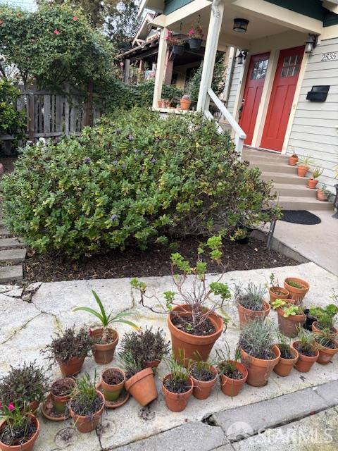 Detail Gallery Image 4 of 49 For 2535 Chilton Way, Berkeley,  CA 94704 - 4 Beds | 2 Baths