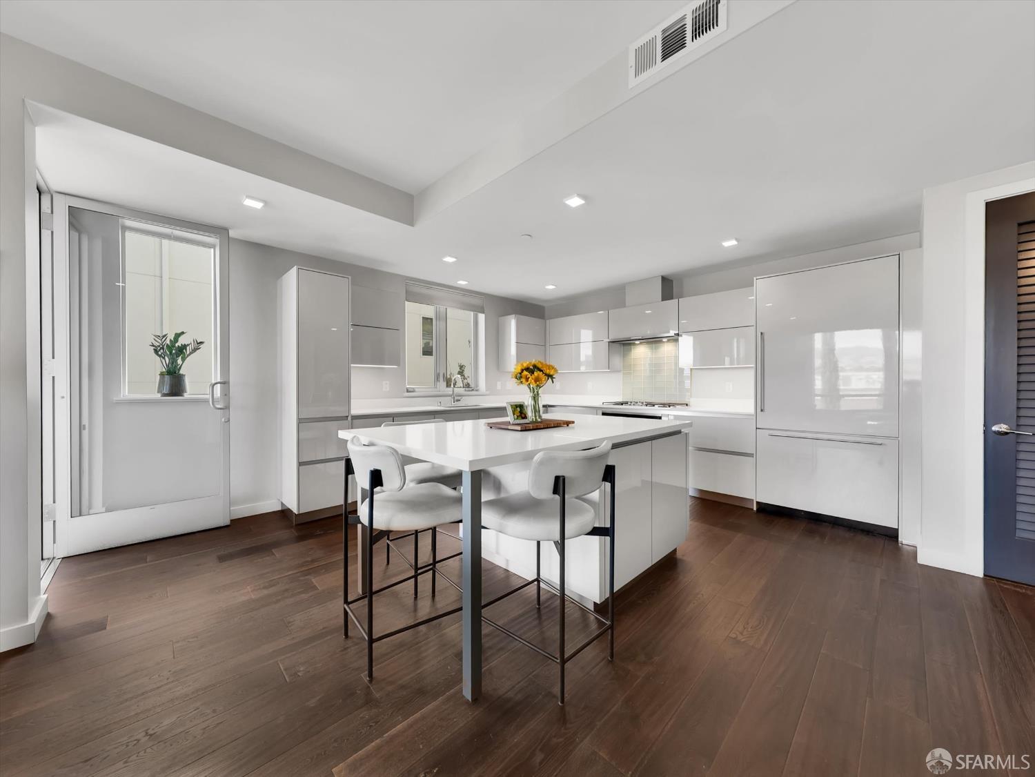 Detail Gallery Image 8 of 44 For 1727 Lacassie Ave 4d,  Walnut Creek,  CA 94596 - 2 Beds | 2 Baths