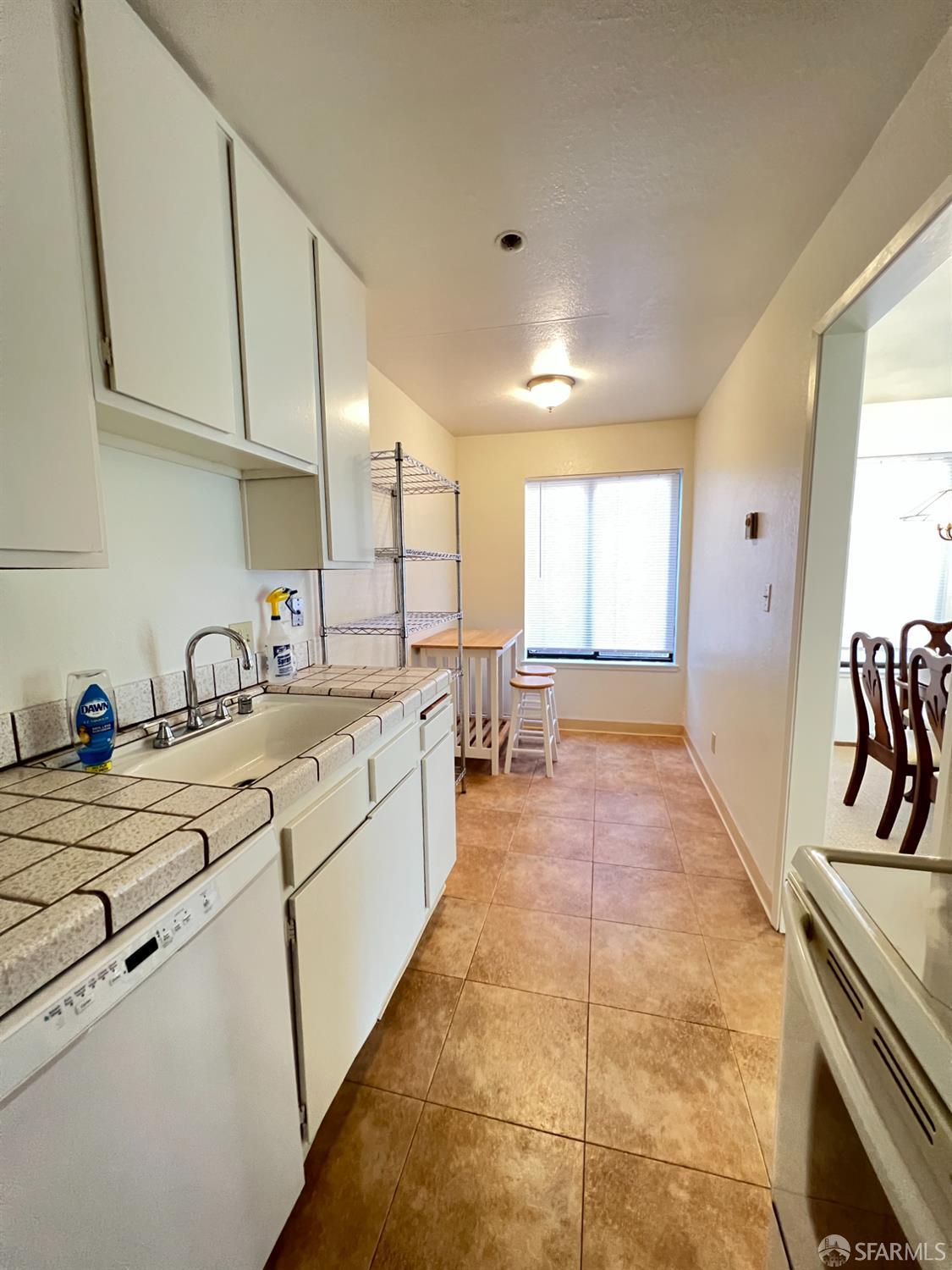 Detail Gallery Image 4 of 18 For 389 Belmont St #103,  Oakland,  CA 94610 - 1 Beds | 1 Baths