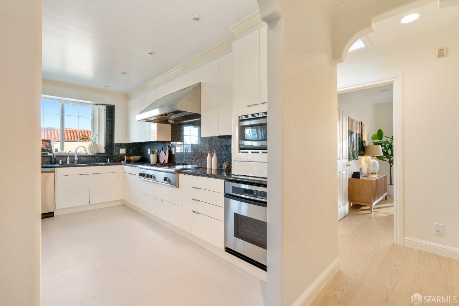 Detail Gallery Image 39 of 75 For 392 Ewing Ter, San Francisco,  CA 94118 - 3 Beds | 3 Baths