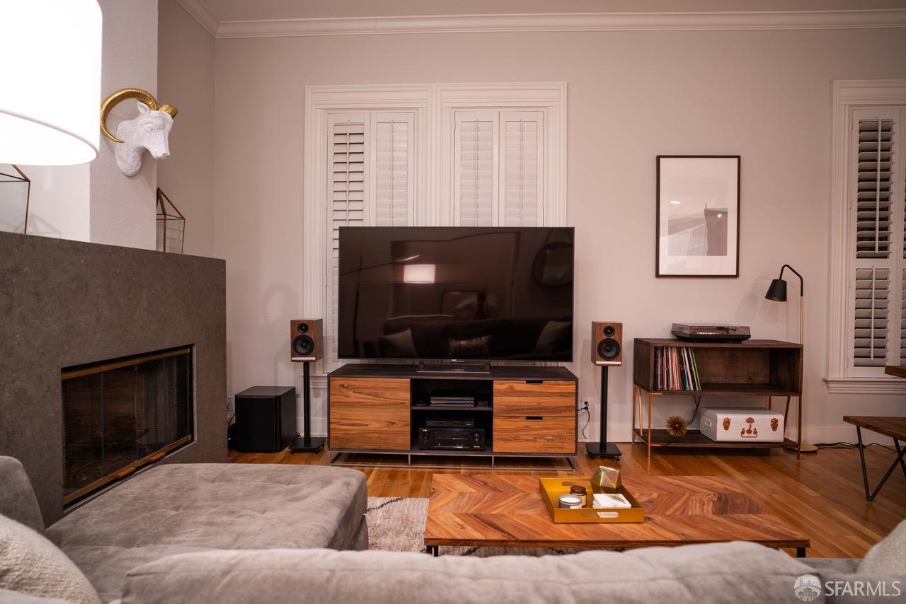 Detail Gallery Image 6 of 17 For 1590 Lyon St, San Francisco,  CA 94115 - 3 Beds | 2 Baths