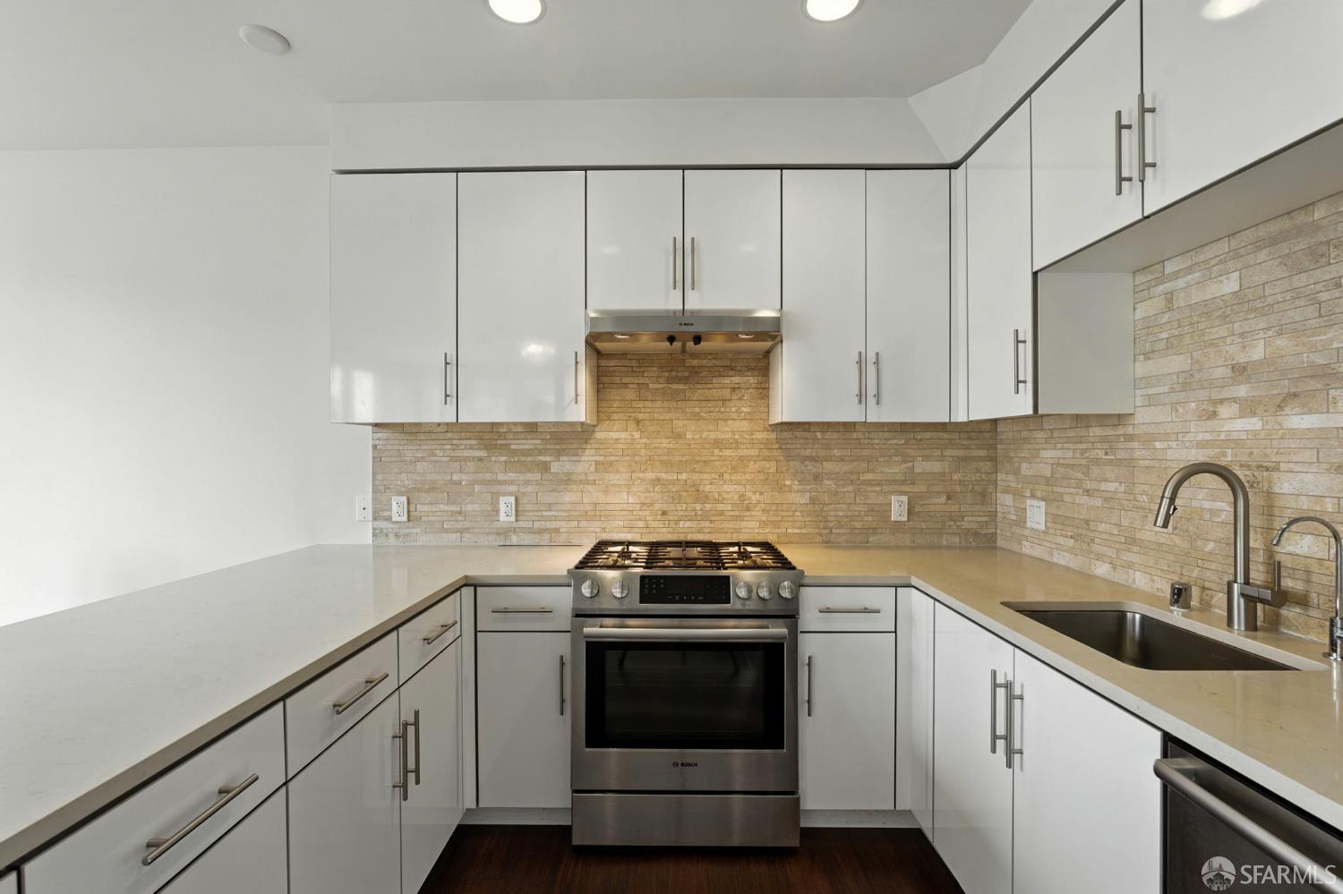 Photo #13: 426100928 Listing: Photo #13