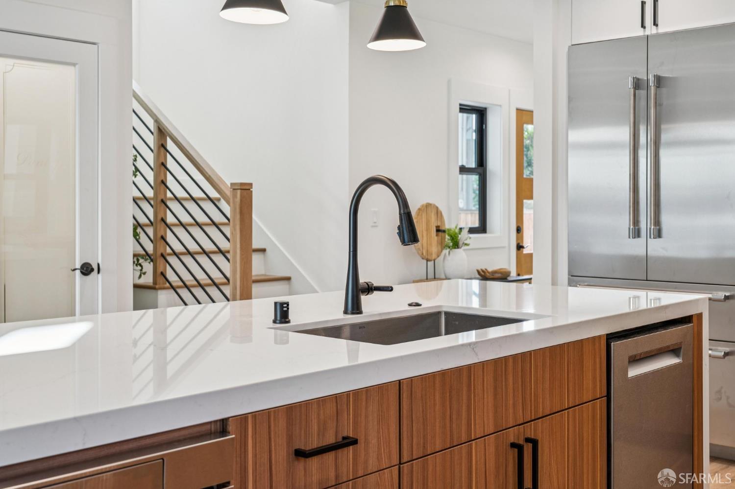 Detail Gallery Image 27 of 73 For 2411 Sixth St, Berkeley,  CA 94710 - 4 Beds | 4 Baths