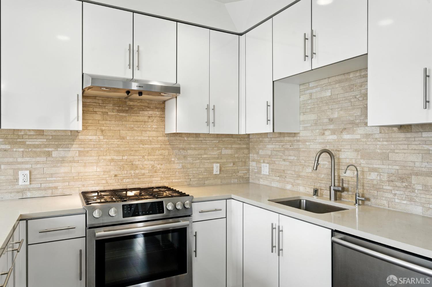 Photo #15: 426100928 Listing: Photo #15