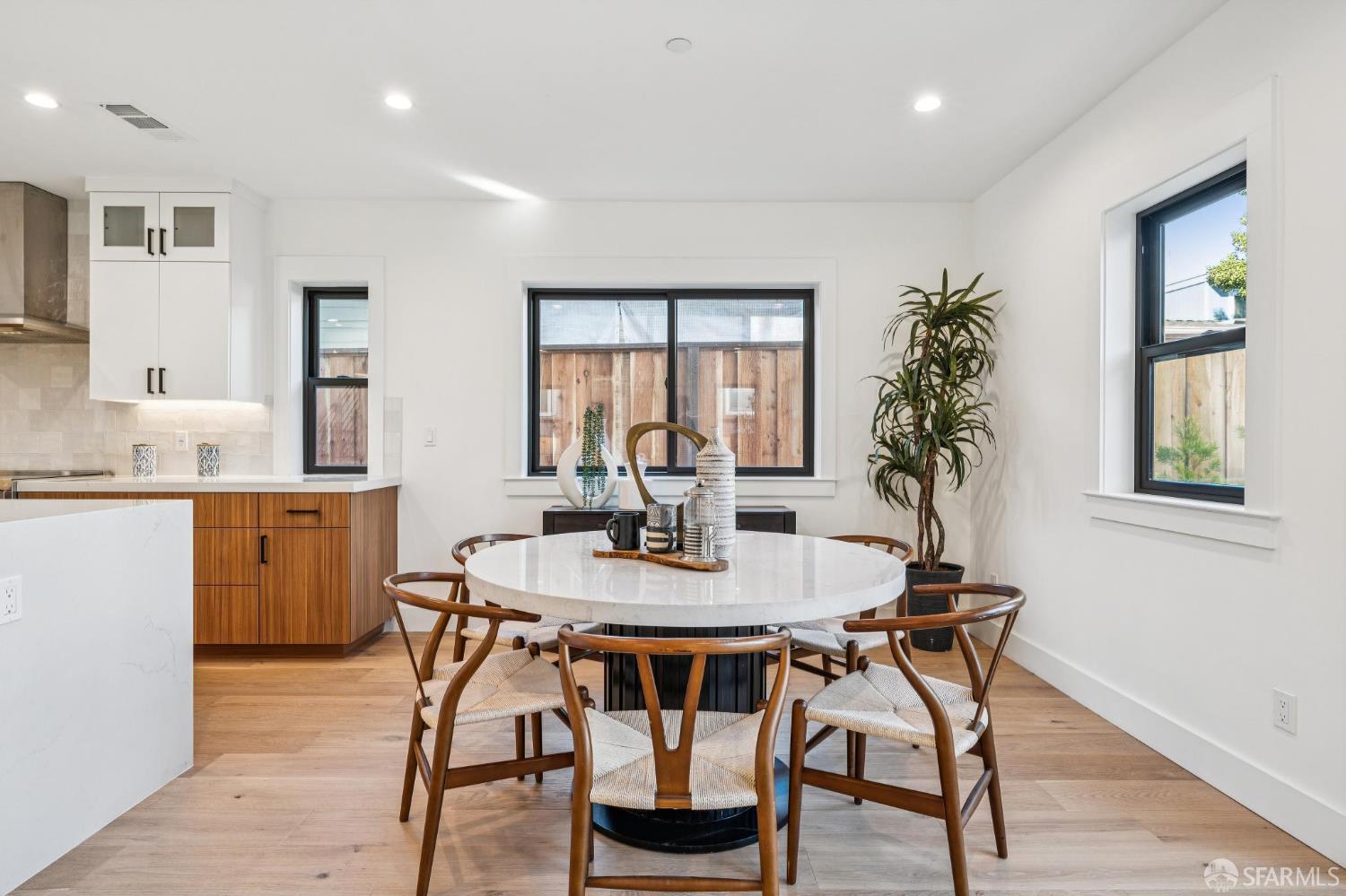 Detail Gallery Image 30 of 73 For 2411 Sixth St, Berkeley,  CA 94710 - 4 Beds | 4 Baths