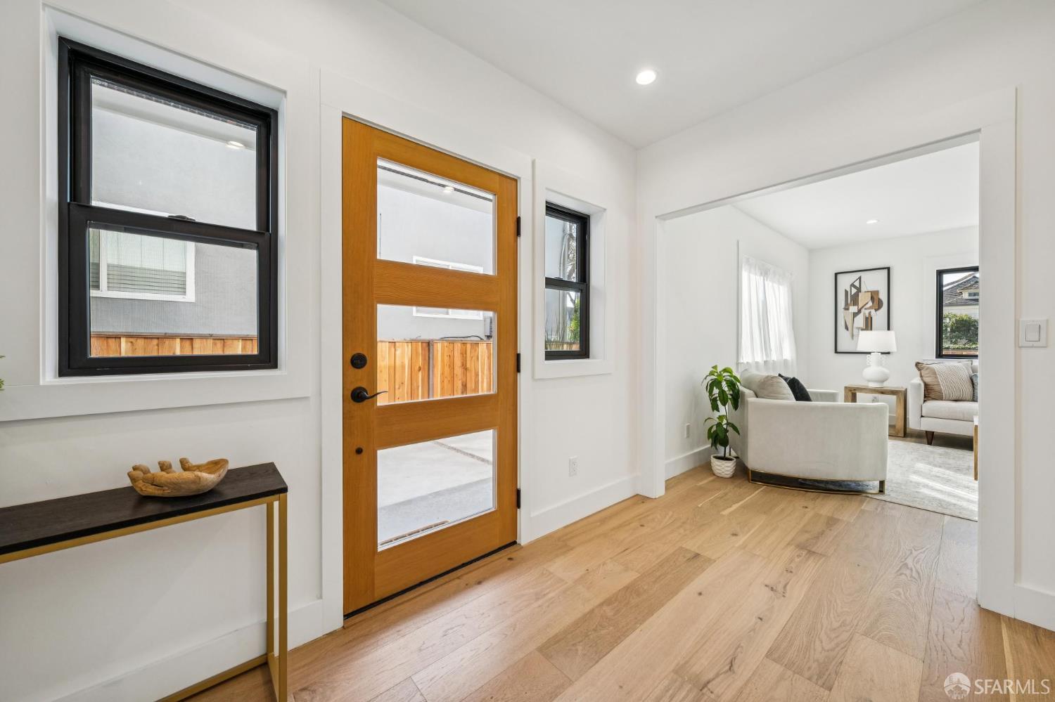 Detail Gallery Image 7 of 73 For 2411 Sixth St, Berkeley,  CA 94710 - 4 Beds | 4 Baths