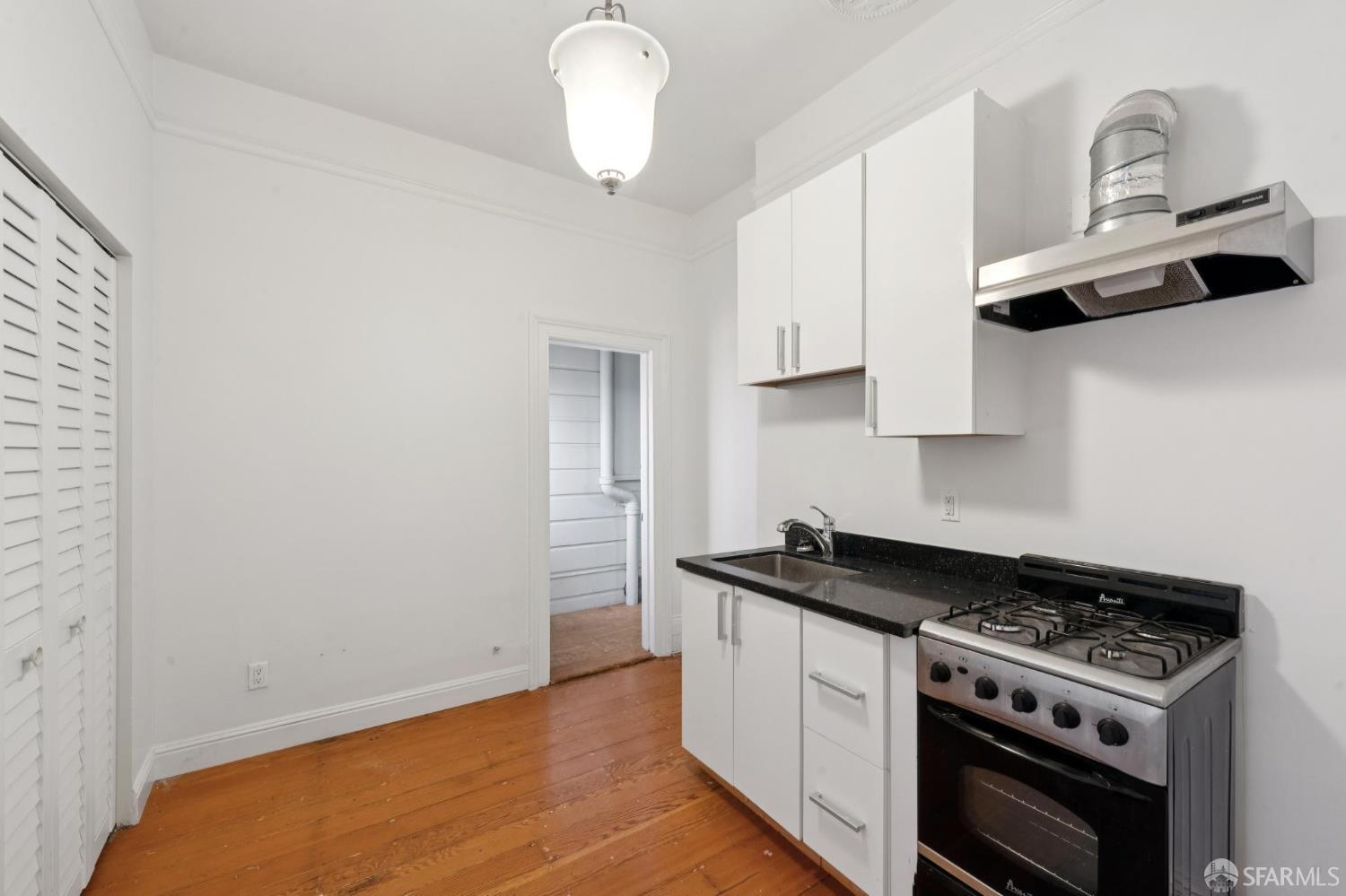 Detail Gallery Image 28 of 32 For 2906 Folsom St, San Francisco,  CA 94110 - – Beds | – Baths