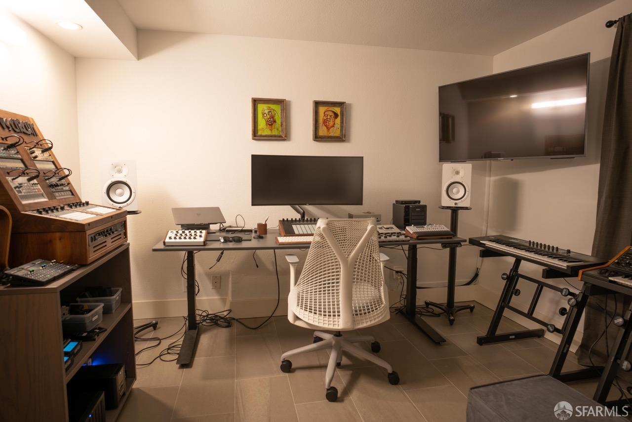 Detail Gallery Image 14 of 17 For 1590 Lyon St, San Francisco,  CA 94115 - 3 Beds | 2 Baths