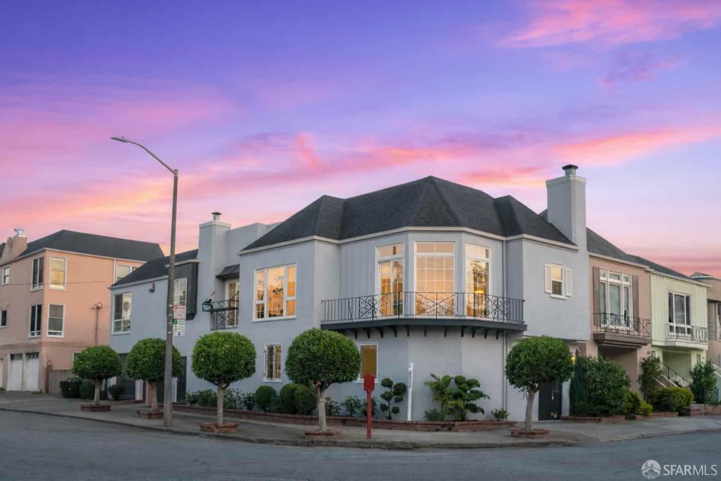 Detail Gallery Image 2 of 75 For 392 Ewing Ter, San Francisco,  CA 94118 - 3 Beds | 3 Baths