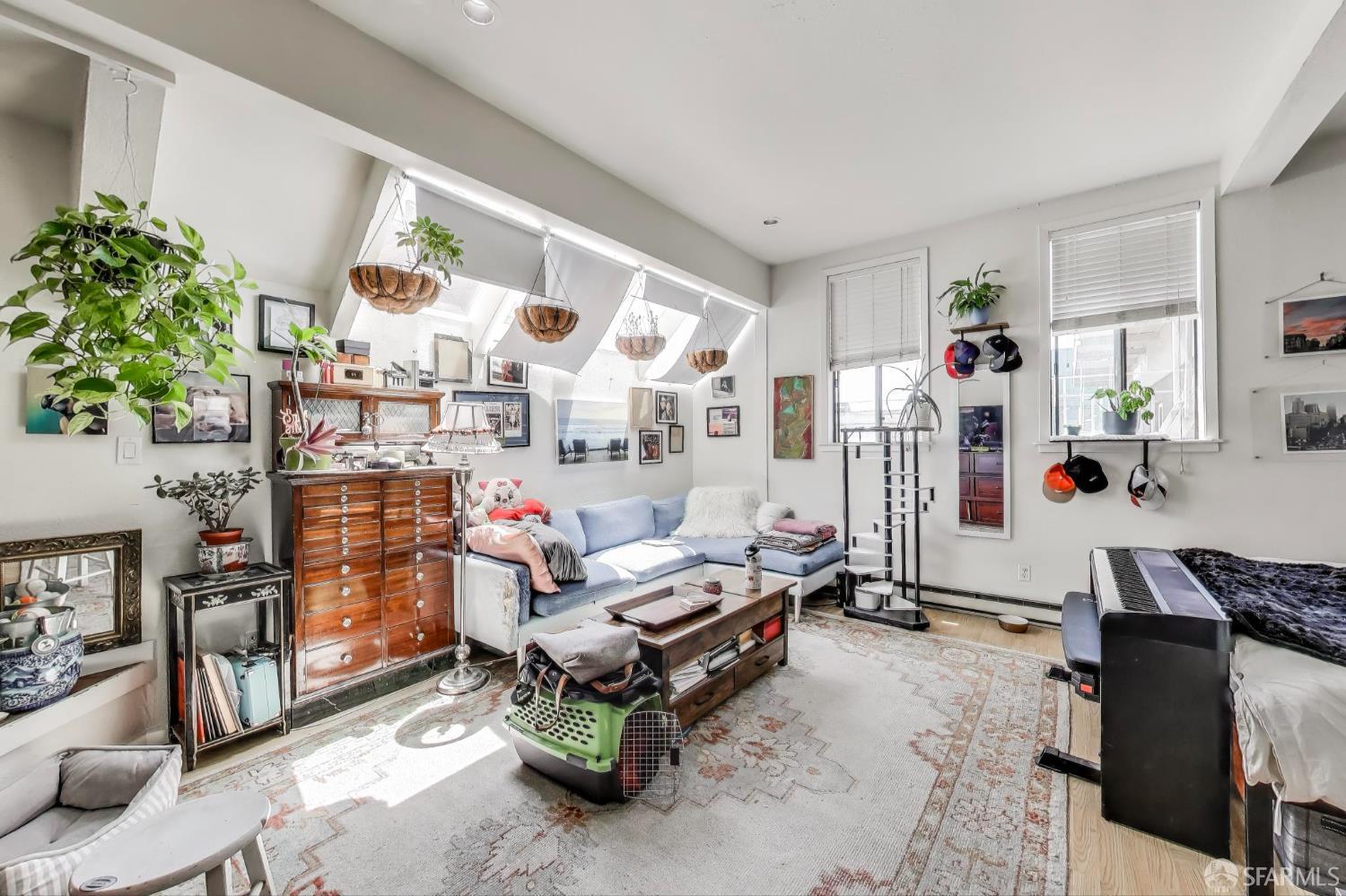 Detail Gallery Image 12 of 39 For 1217 Kearny St, San Francisco,  CA 94133 - – Beds | – Baths