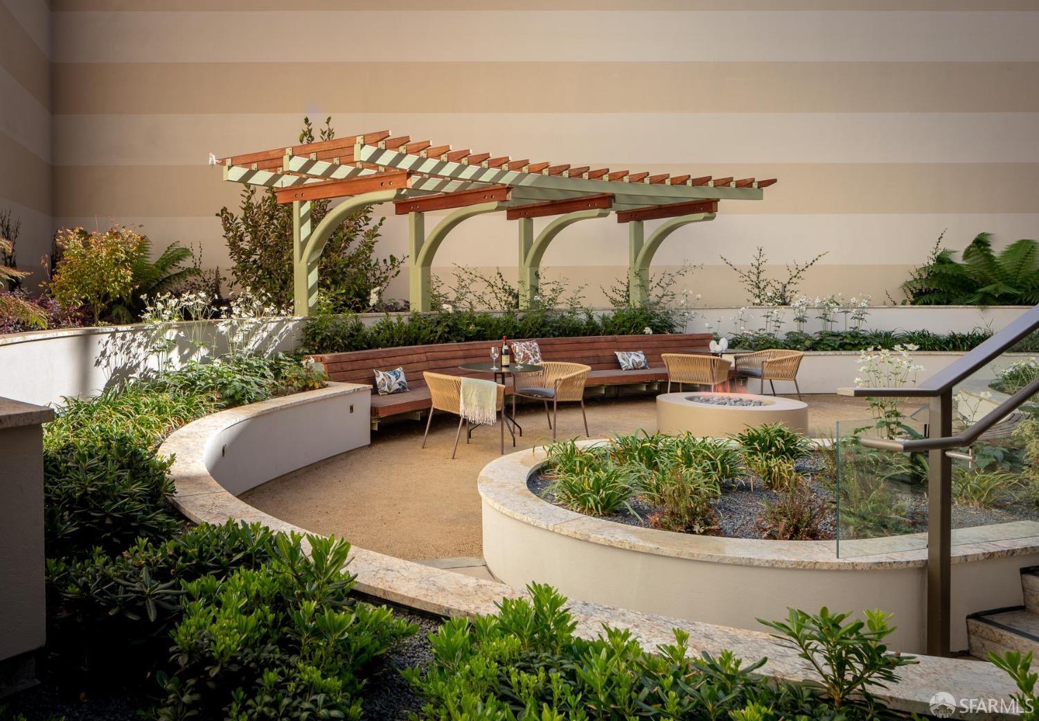 Detail Gallery Image 3 of 40 For 875 California St #202,  San Francisco,  CA 94108 - 2 Beds | 2 Baths