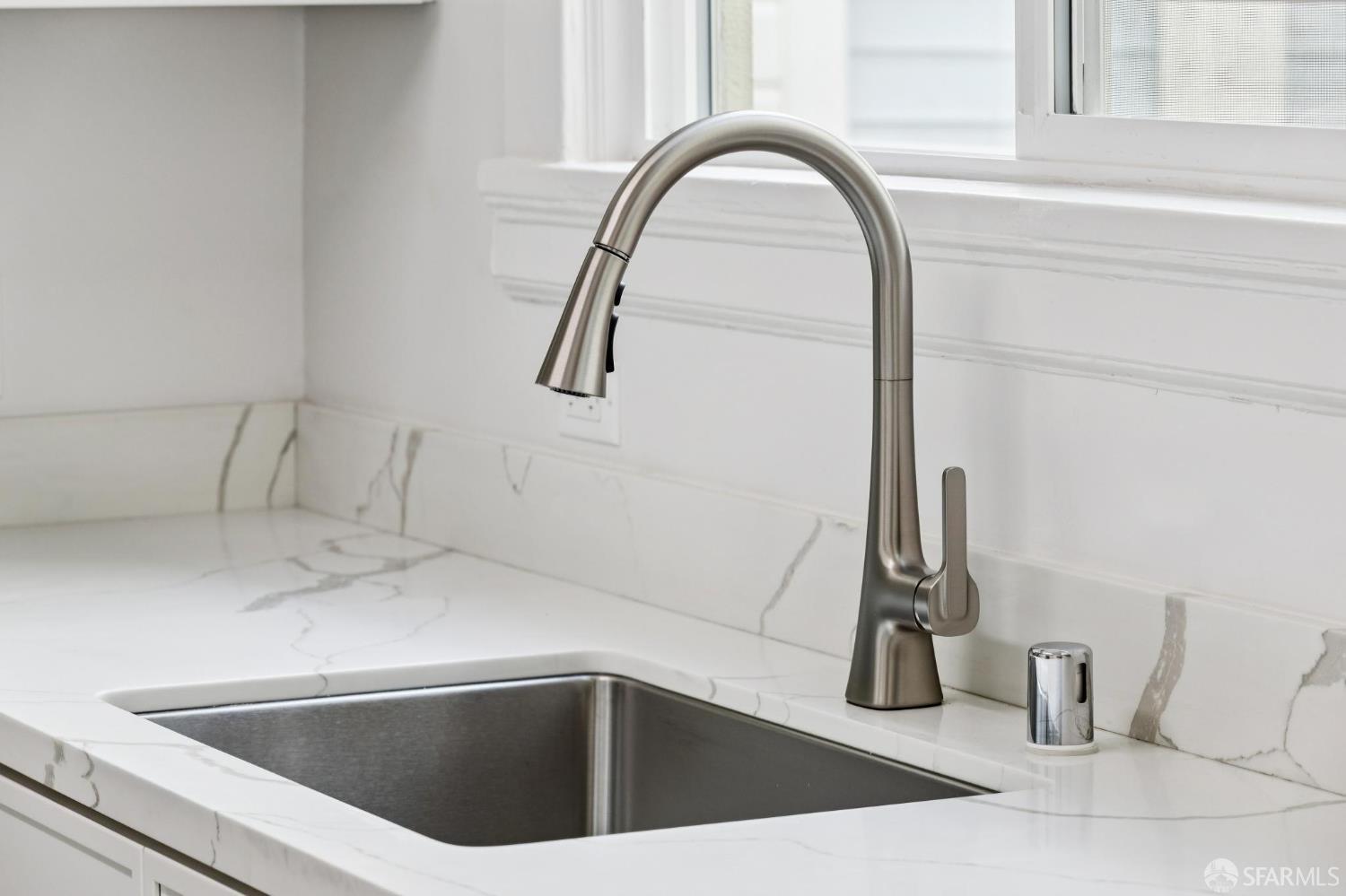 Detail Gallery Image 9 of 15 For 1915 Laguna St #2,  San Francisco,  CA 94115 - 1 Beds | 1 Baths