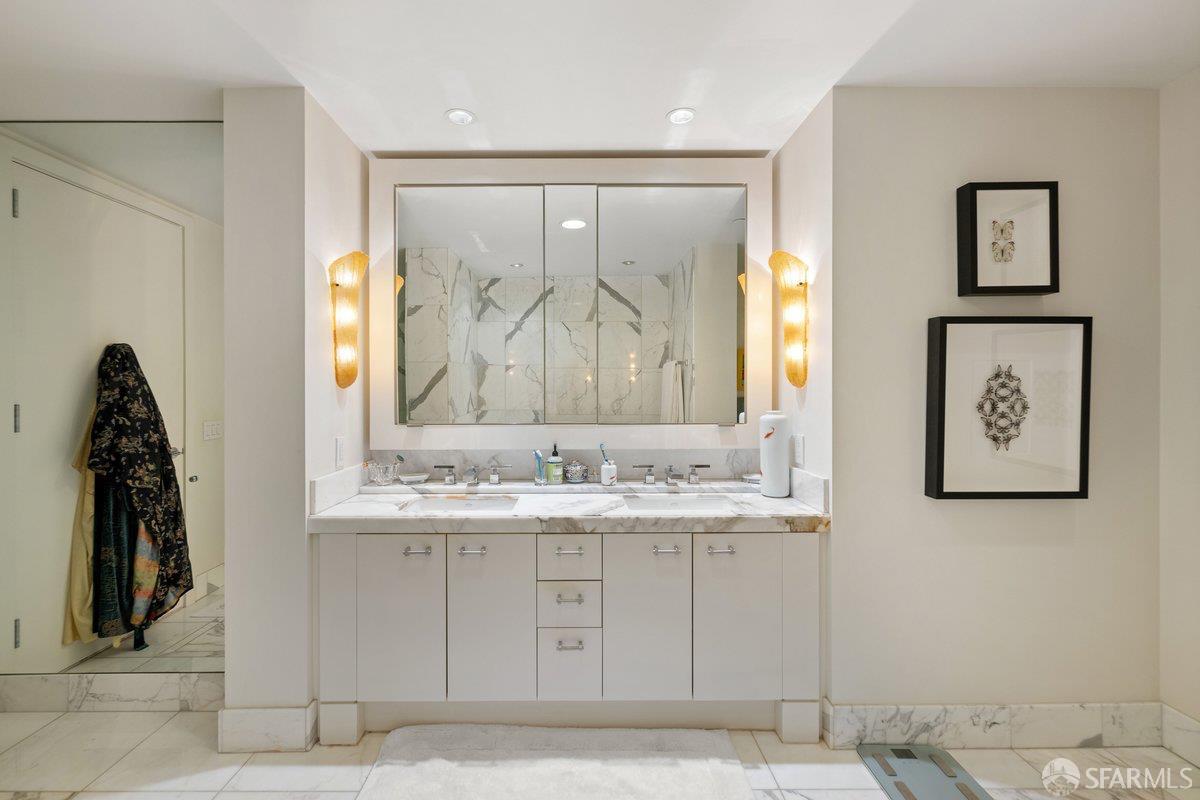 Photo #24: 426100716 Listing: Photo #24