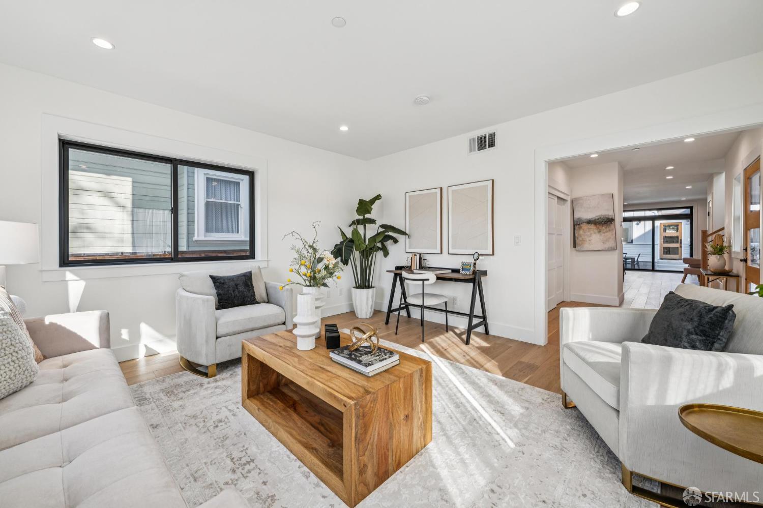 Detail Gallery Image 11 of 73 For 2411 Sixth St, Berkeley,  CA 94710 - 4 Beds | 4 Baths