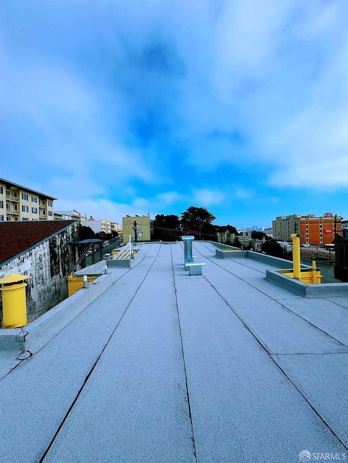 Detail Gallery Image 8 of 38 For 11 Wood St, San Francisco,  CA 94118 - – Beds | – Baths