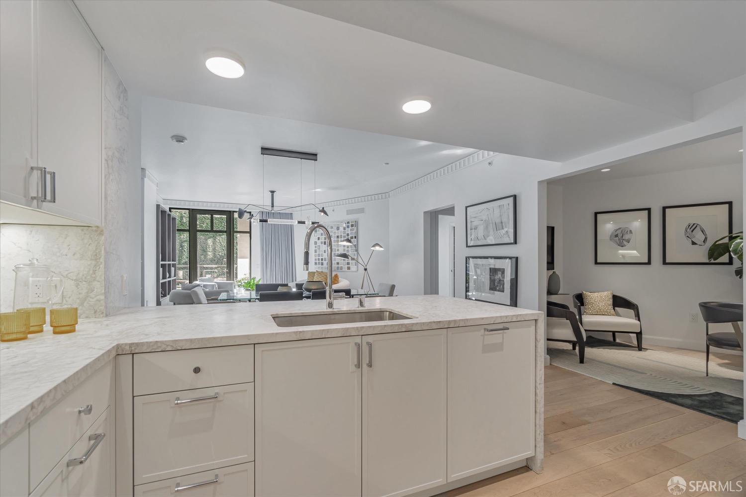 Detail Gallery Image 17 of 40 For 875 California St #202,  San Francisco,  CA 94108 - 2 Beds | 2 Baths