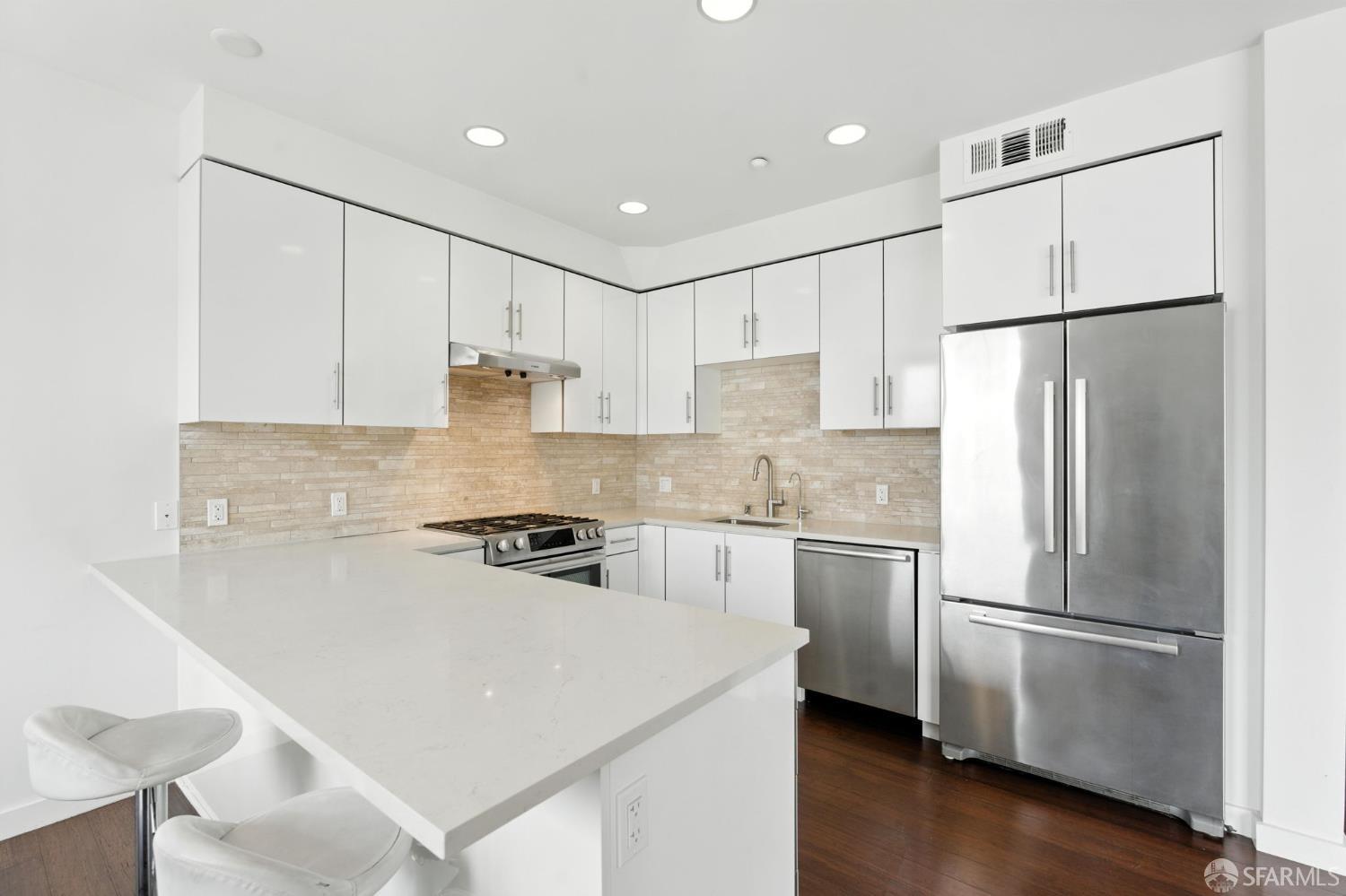 Photo #12: 426100928 Listing: Photo #12