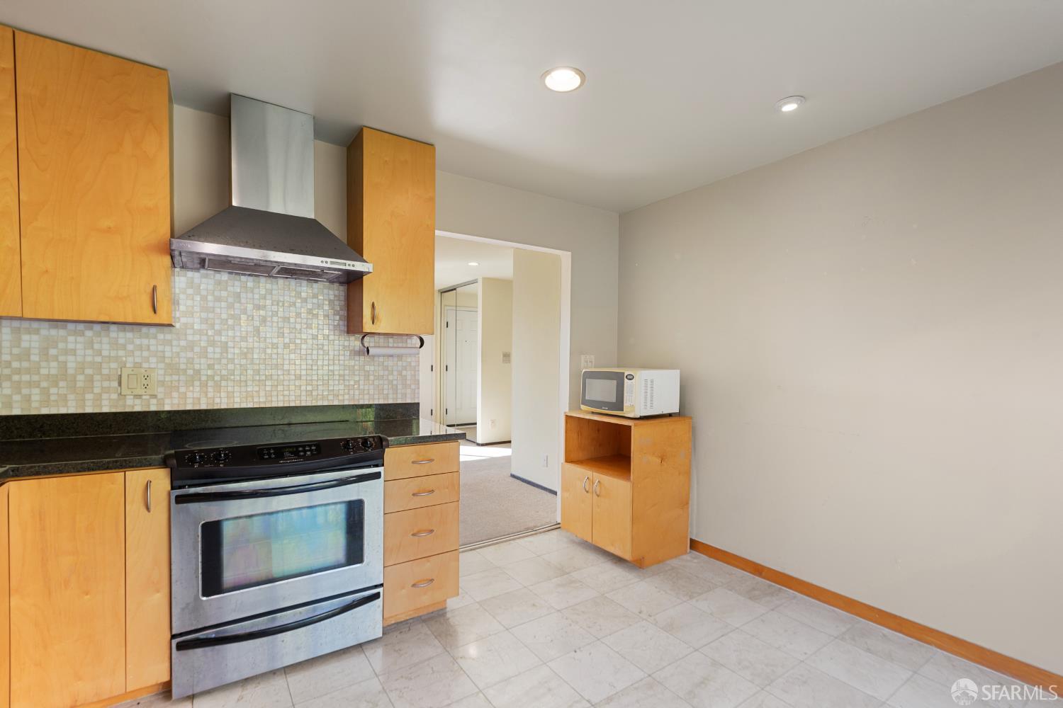 Photo #11: 426098629 Listing: Photo #11