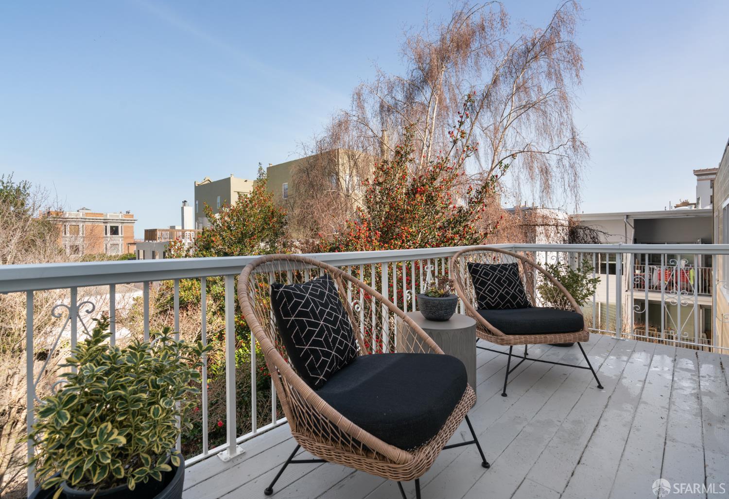 Detail Gallery Image 25 of 33 For 1768 Jackson St, San Francisco,  CA 94109 - 3 Beds | 2 Baths