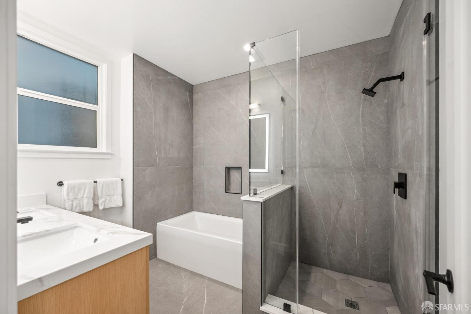 Detail Gallery Image 12 of 43 For 1117 Guerrero St, San Francisco,  CA 94110 - – Beds | – Baths