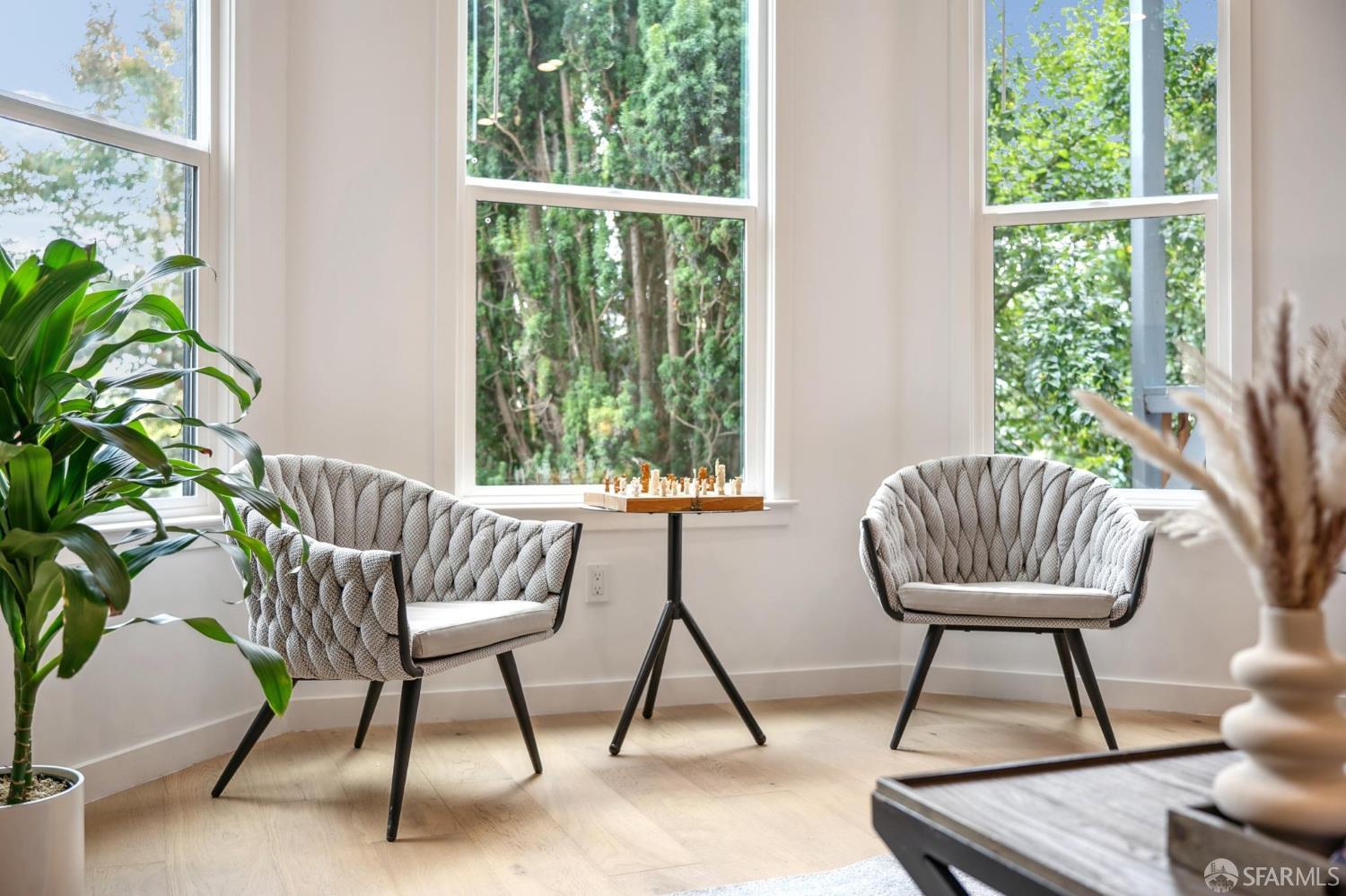 Detail Gallery Image 4 of 43 For 1117 Guerrero St, San Francisco,  CA 94110 - – Beds | – Baths