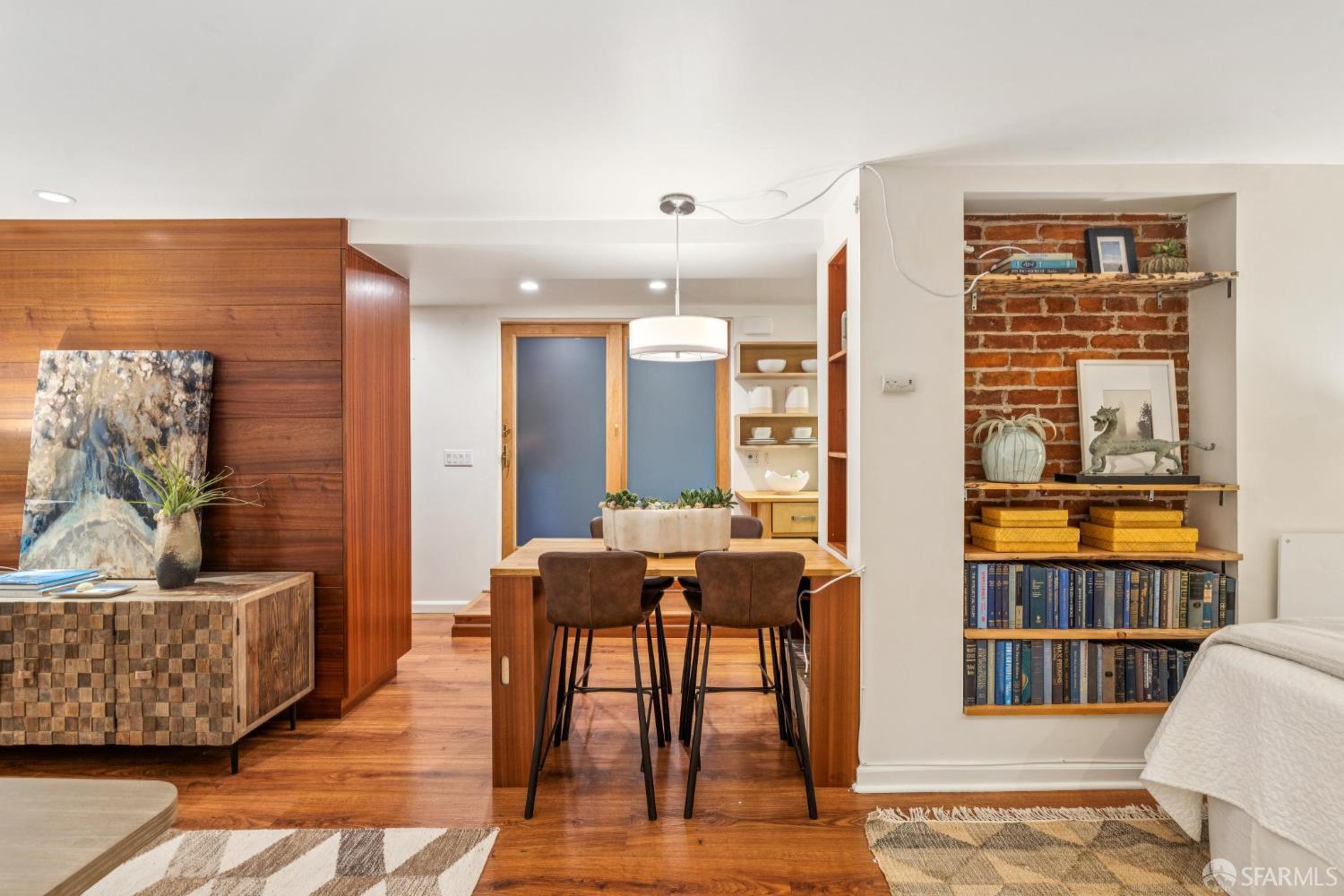 Photo #2: 426100952 Listing: Photo #2