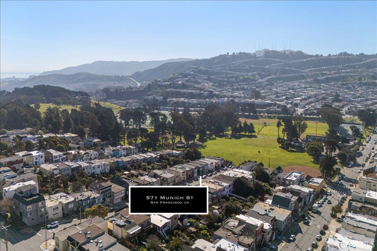 Detail Gallery Image 24 of 26 For 571 Munich St, San Francisco,  CA 94112 - 4 Beds | 2 Baths
