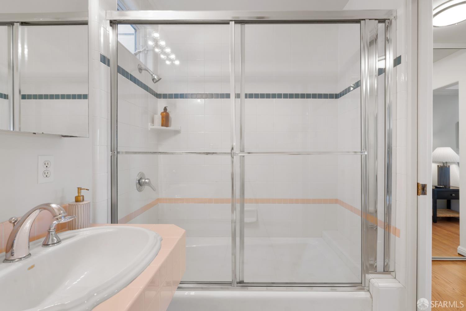 Detail Gallery Image 19 of 33 For 1768 Jackson St, San Francisco,  CA 94109 - 3 Beds | 2 Baths