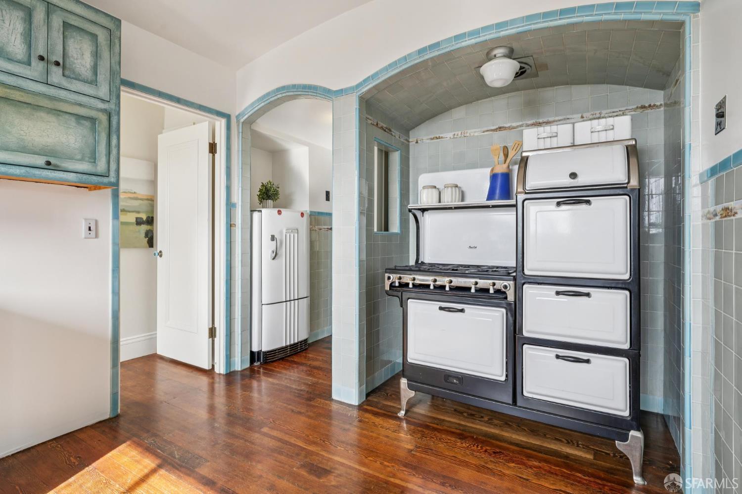 Detail Gallery Image 50 of 96 For 95 Pinehurst Way, San Francisco,  CA 94127 - 3 Beds | 3 Baths