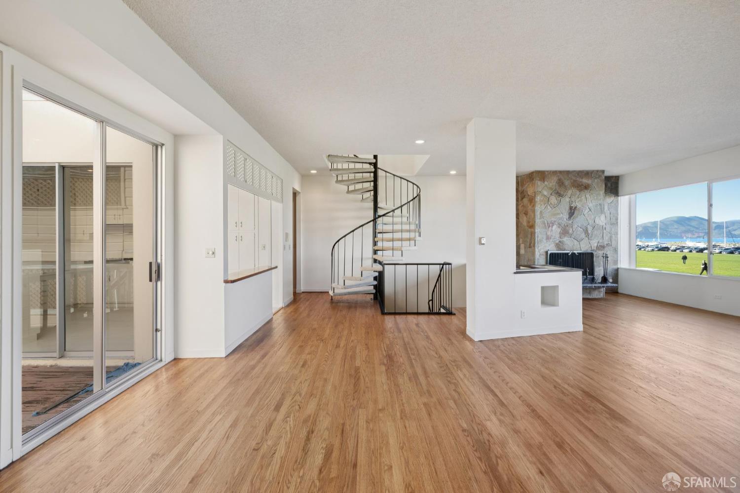 Detail Gallery Image 7 of 68 For 349 Marina Blvd, San Francisco,  CA 94123 - 4 Beds | 3 Baths