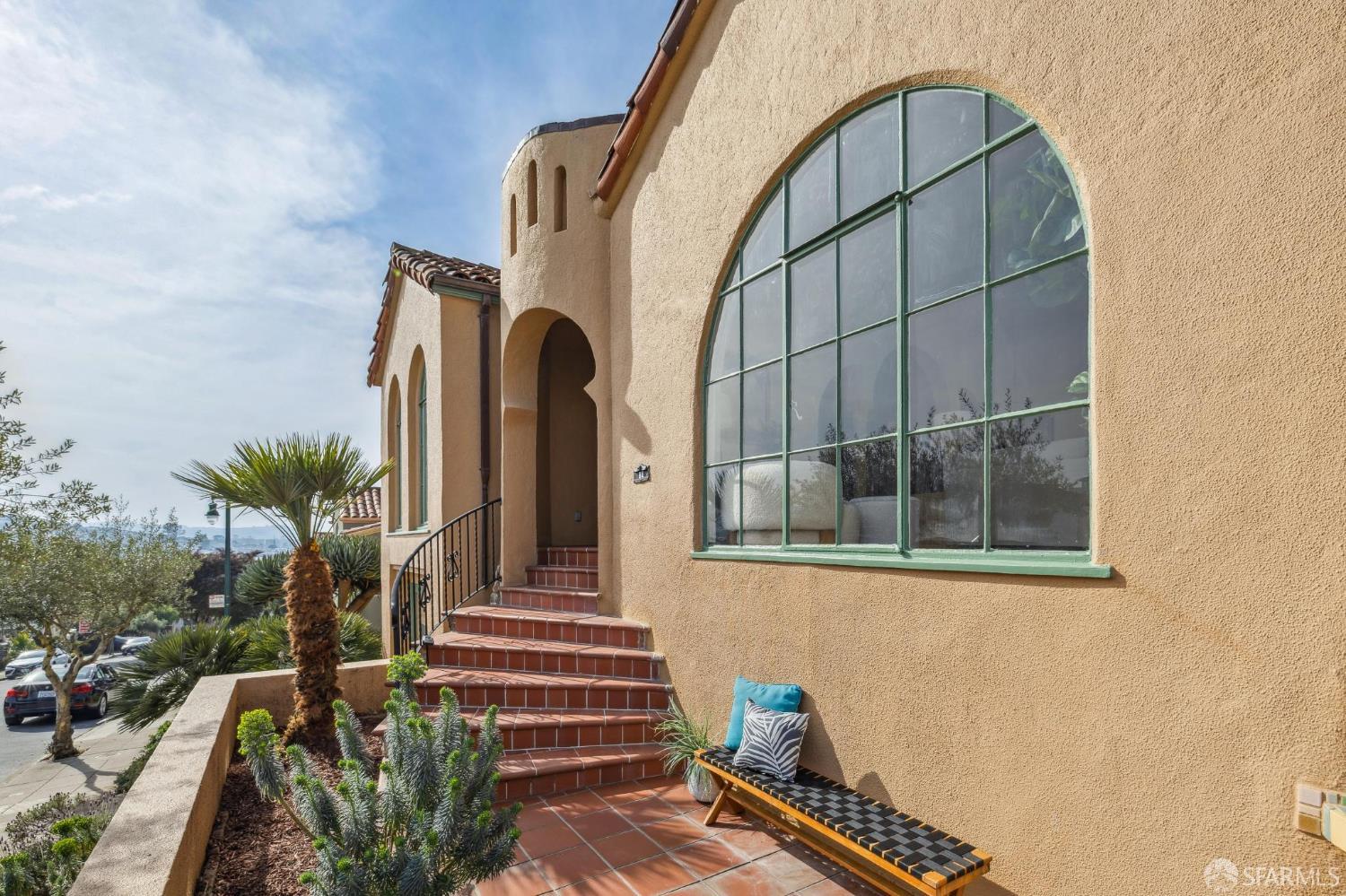 Detail Gallery Image 6 of 96 For 95 Pinehurst Way, San Francisco,  CA 94127 - 3 Beds | 3 Baths