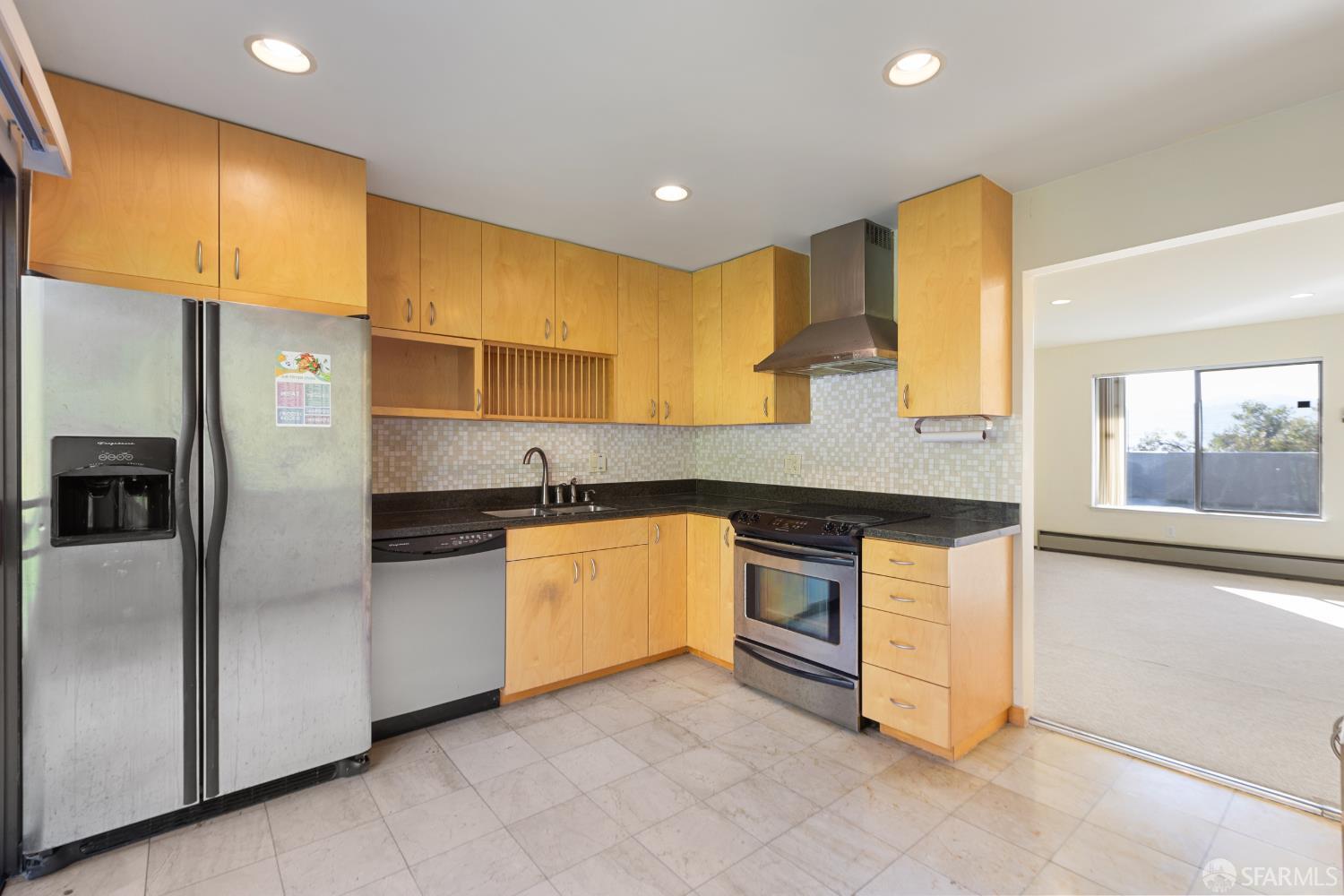 Photo #10: 426098629 Listing: Photo #10