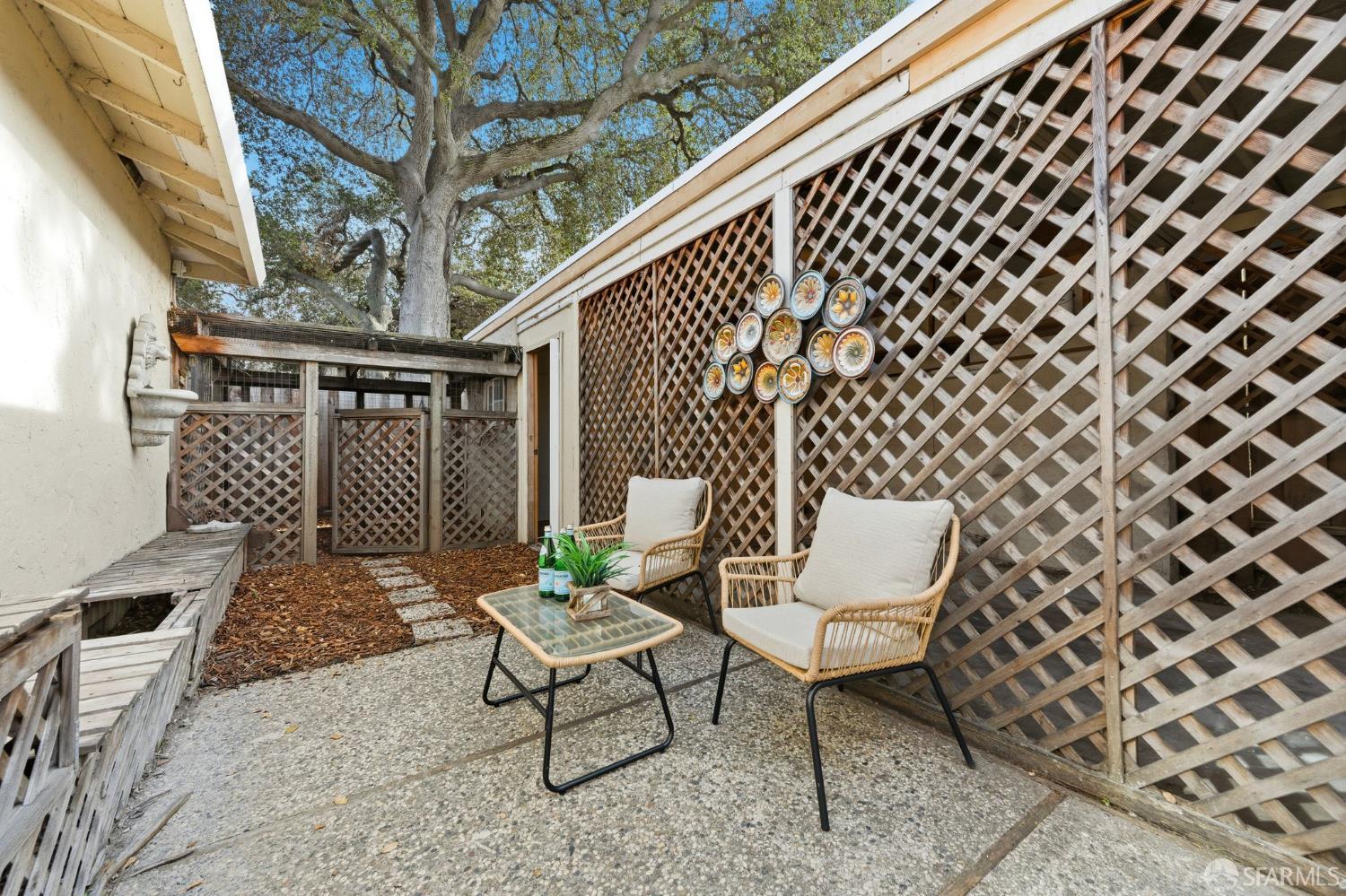 Detail Gallery Image 21 of 35 For 186 Everett Ave, Palo Alto,  CA 94301 - 2 Beds | 1 Baths