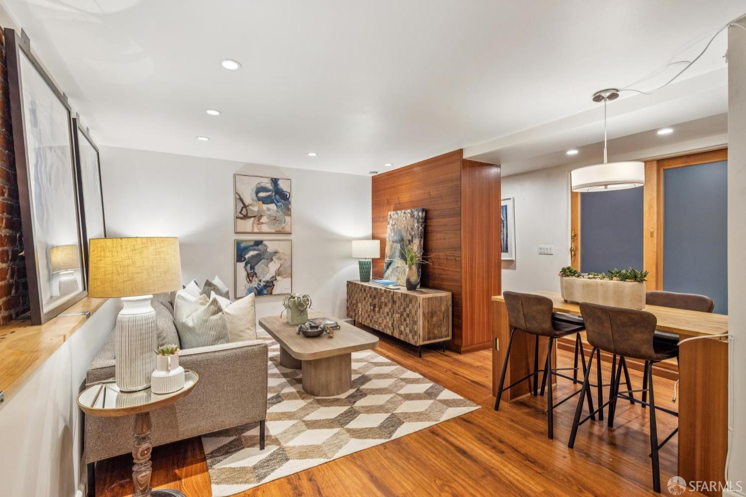 Photo #3: 426100952 Listing: Photo #3