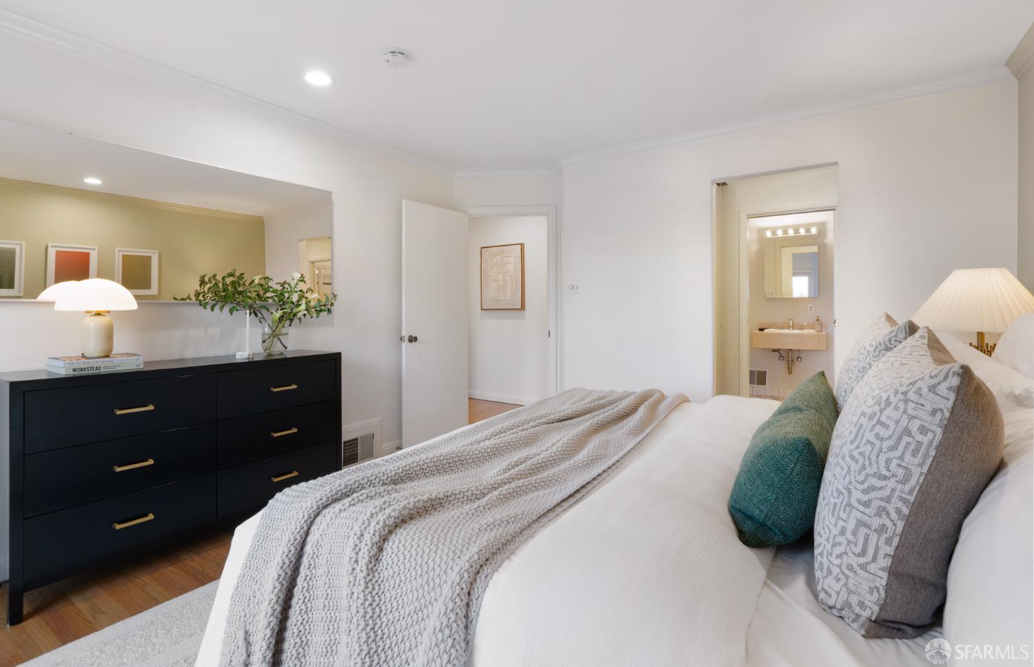 Detail Gallery Image 16 of 33 For 1768 Jackson St, San Francisco,  CA 94109 - 3 Beds | 2 Baths