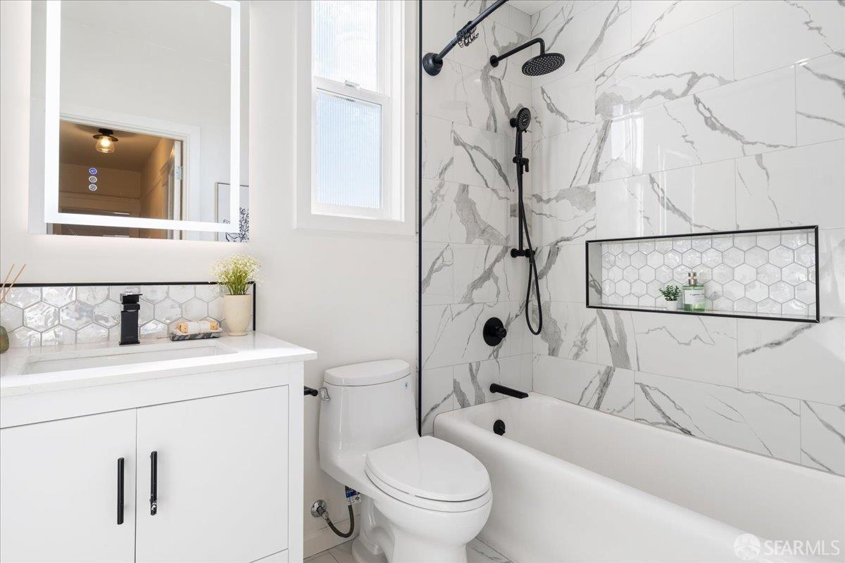 Detail Gallery Image 11 of 26 For 571 Munich St, San Francisco,  CA 94112 - 4 Beds | 2 Baths