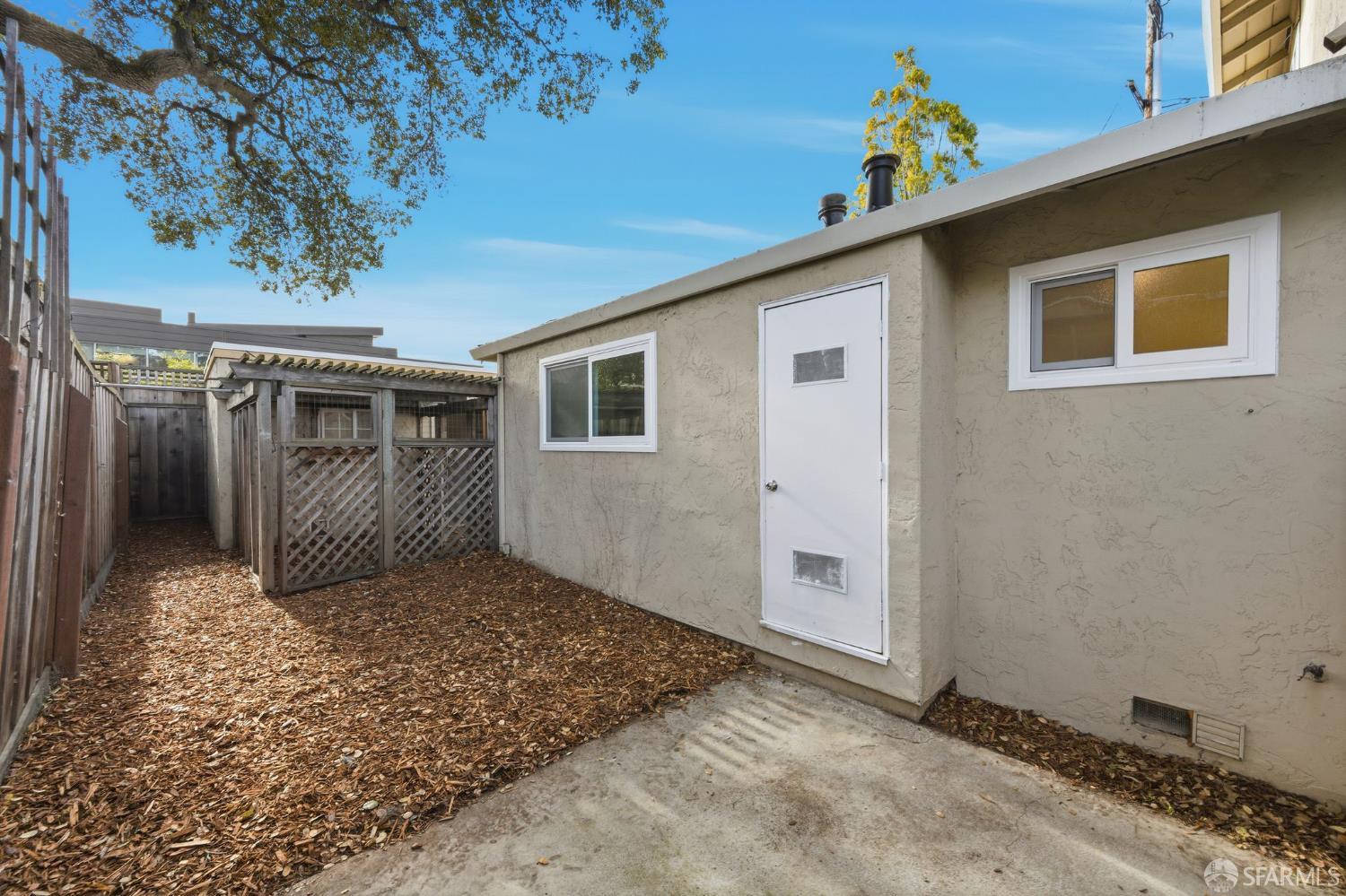 Detail Gallery Image 26 of 35 For 186 Everett Ave, Palo Alto,  CA 94301 - 2 Beds | 1 Baths