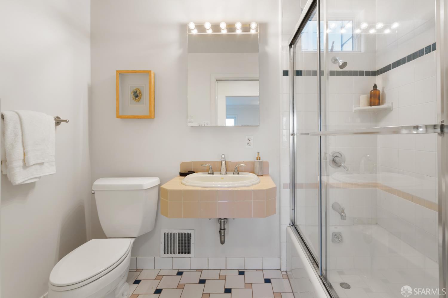 Detail Gallery Image 18 of 33 For 1768 Jackson St, San Francisco,  CA 94109 - 3 Beds | 2 Baths