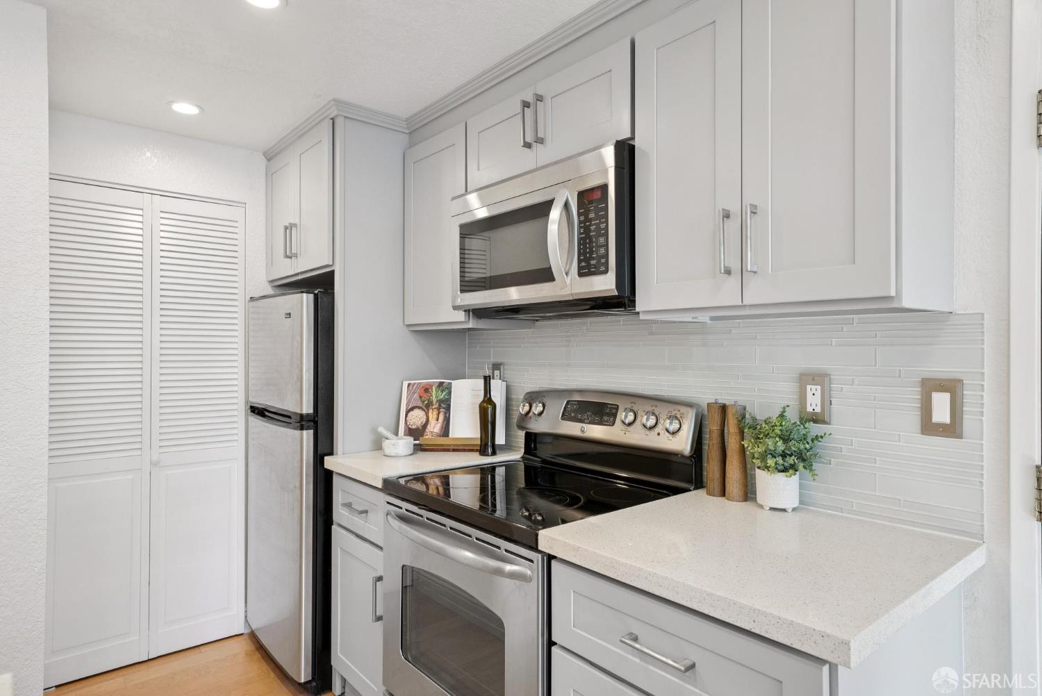 Photo #13: 426101251 Listing: Photo #13